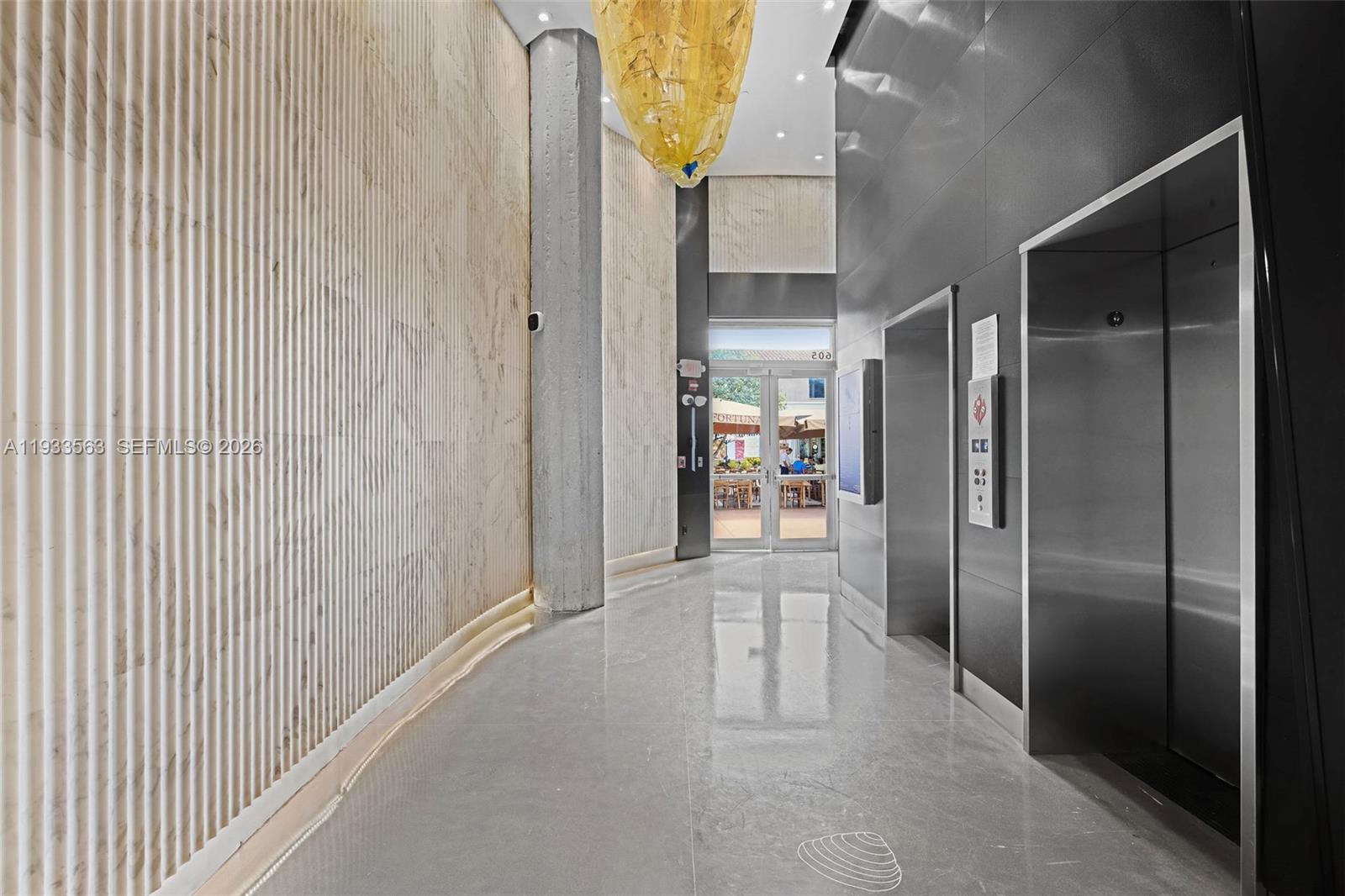 Подробнее 500 / кв.футов $ 2025-12-19 0 Фото