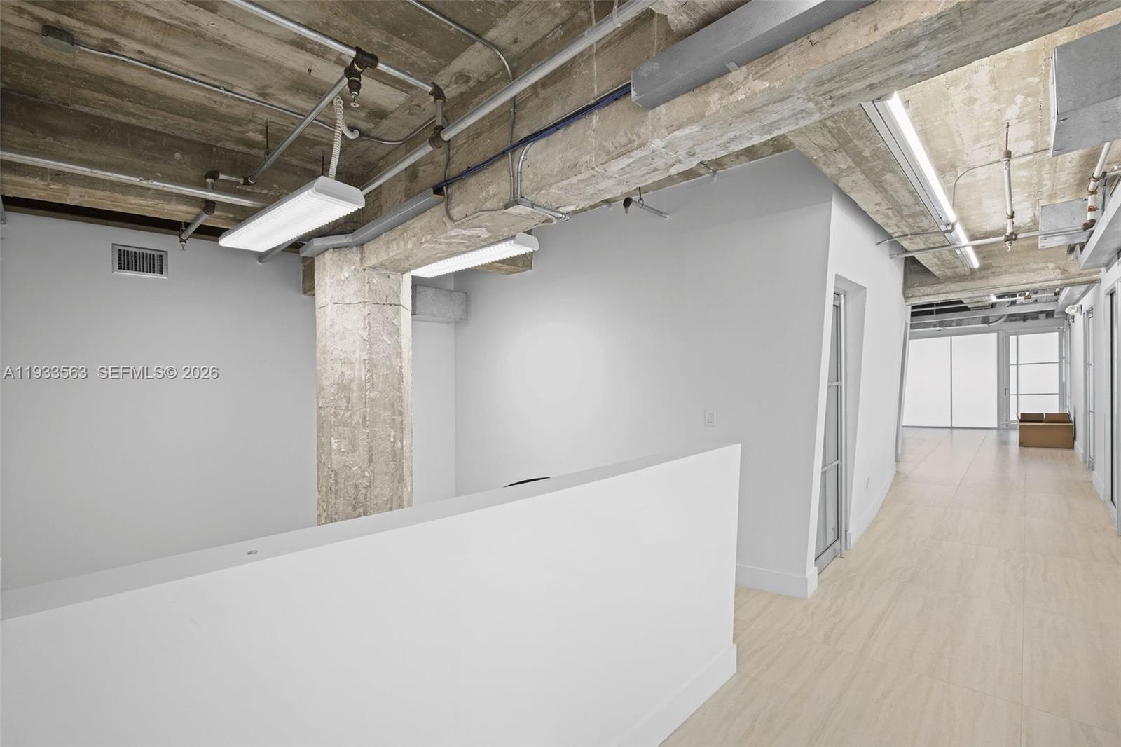 Подробнее 500 / кв.футов $ 2025-12-19 0 Фото