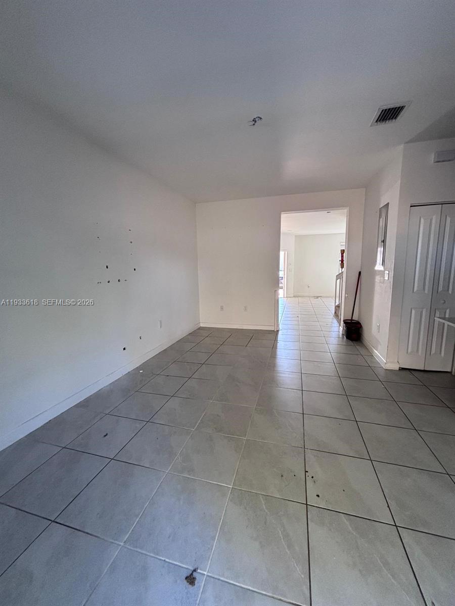 See details 9965 3 / 3 1539 sq. ft. $ 2026-02-02 0 Photo