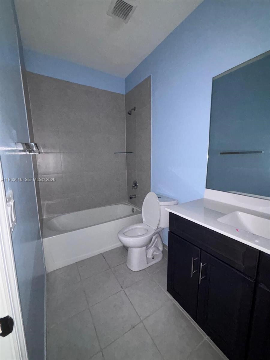 See details 9965 3 / 3 1539 sq. ft. $ 2026-02-02 0 Photo