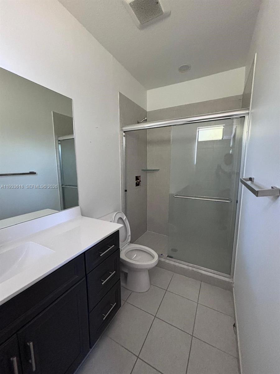 See details 9965 3 / 3 1539 sq. ft. $ 2026-02-02 0 Photo