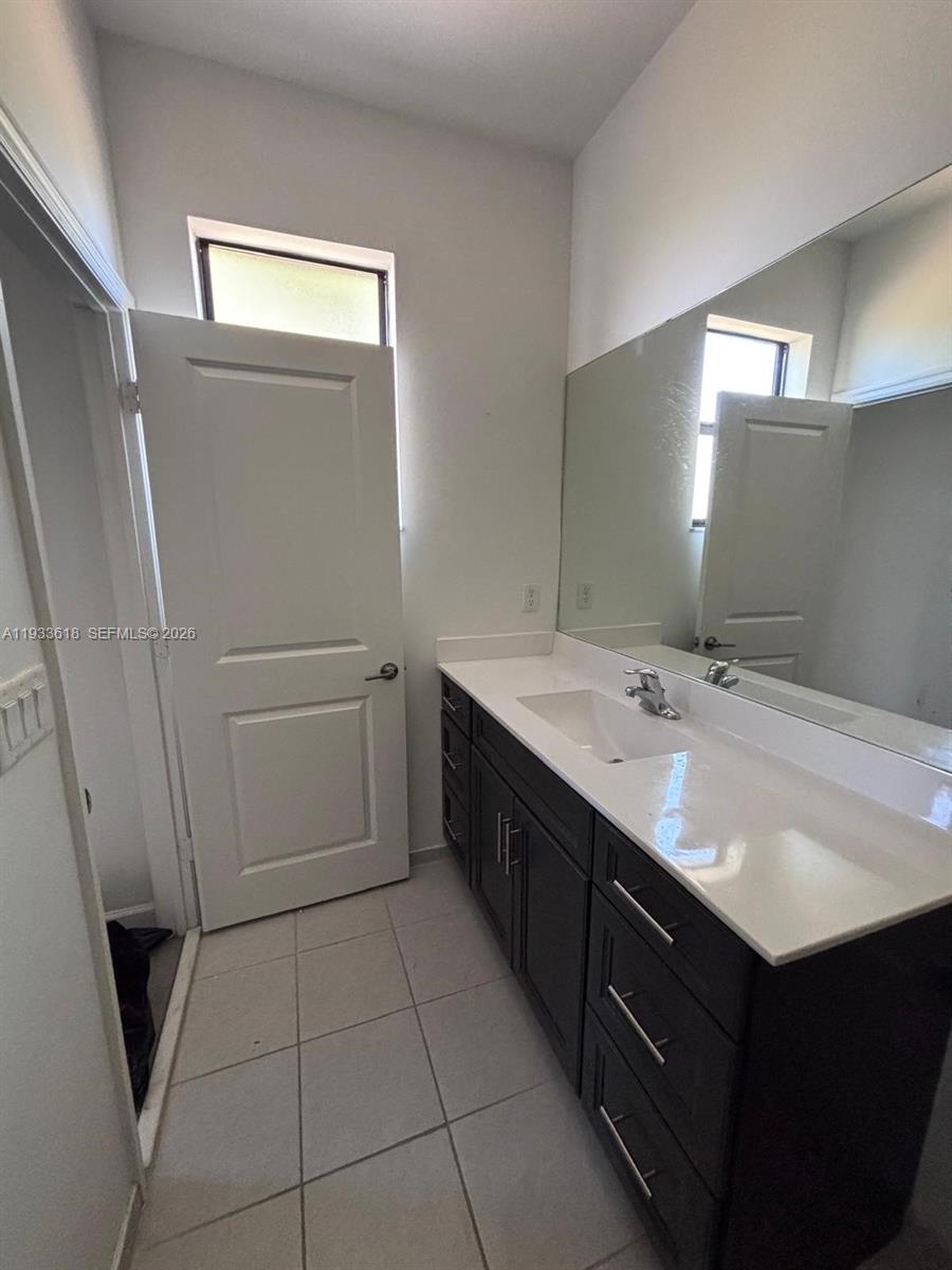 See details 9965 3 / 3 1539 sq. ft. $ 2026-02-02 0 Photo