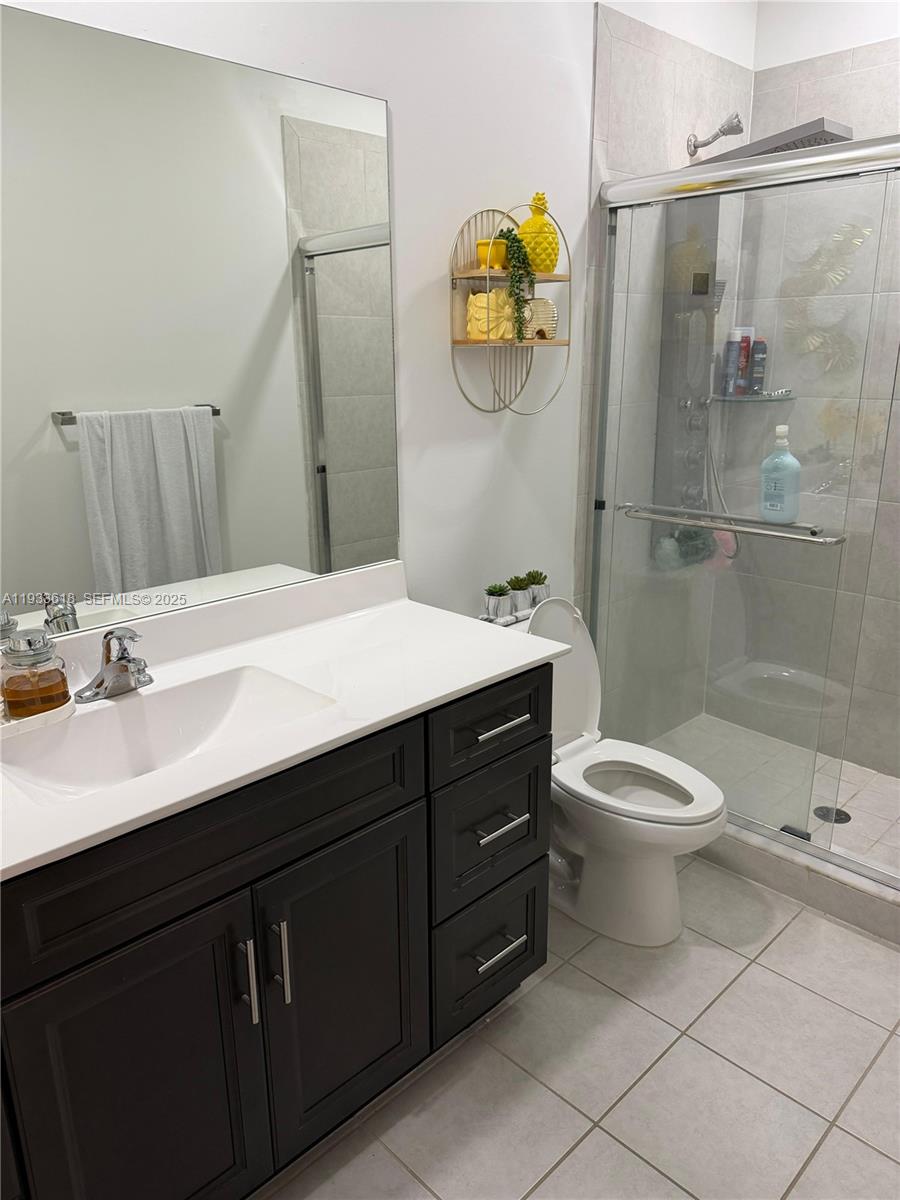 See details 9965 3 / 3 1539 sq. ft. $ 2025-12-19 0 Photo