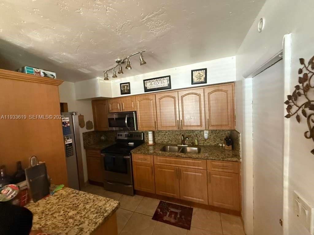   /  1425 sq. ft. $ 2025-12-19 0 Photo