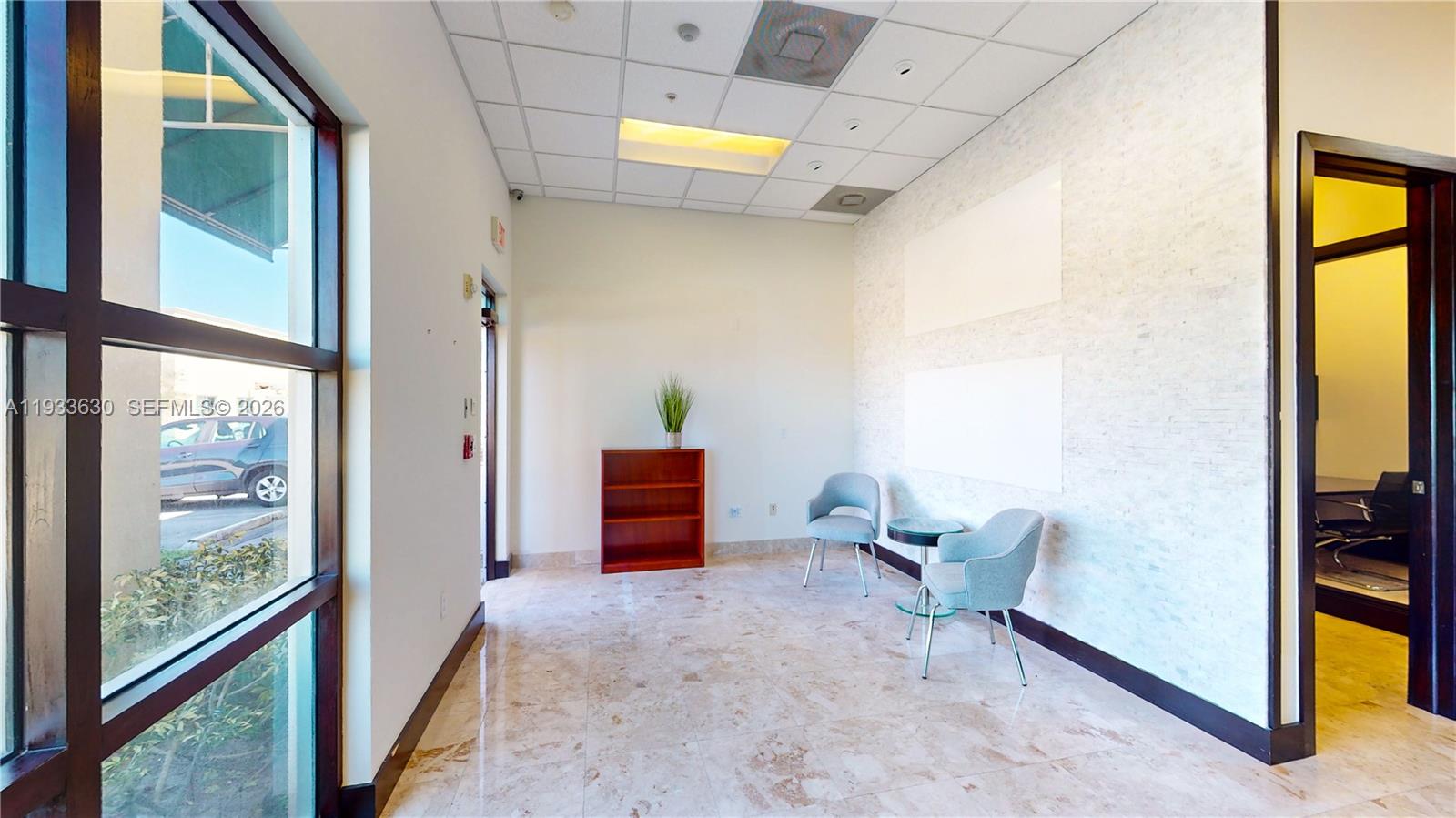 108  /   кв.футов $ 2025-12-19 0 Фото