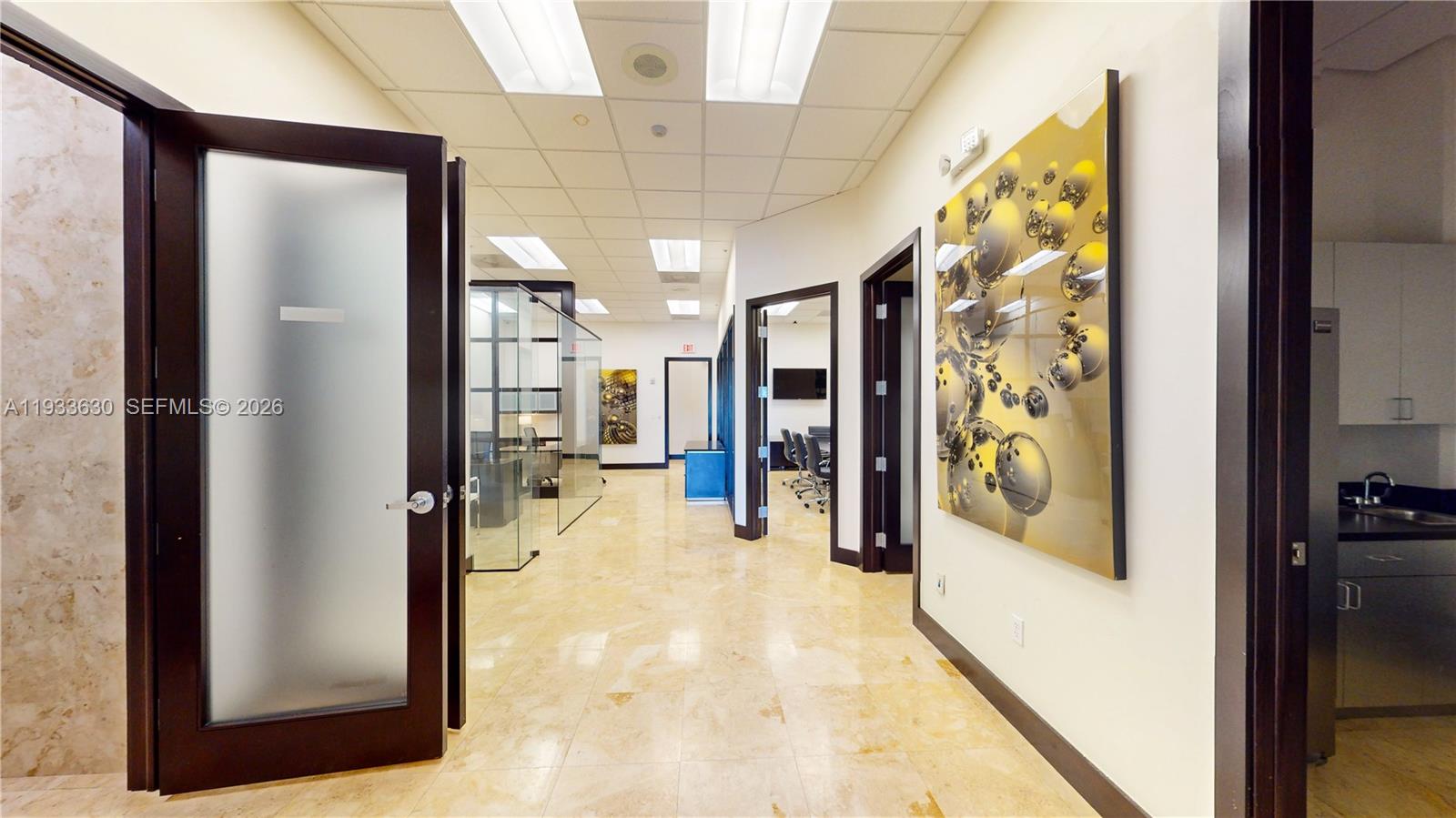 108  /   кв.футов $ 2025-12-19 0 Фото