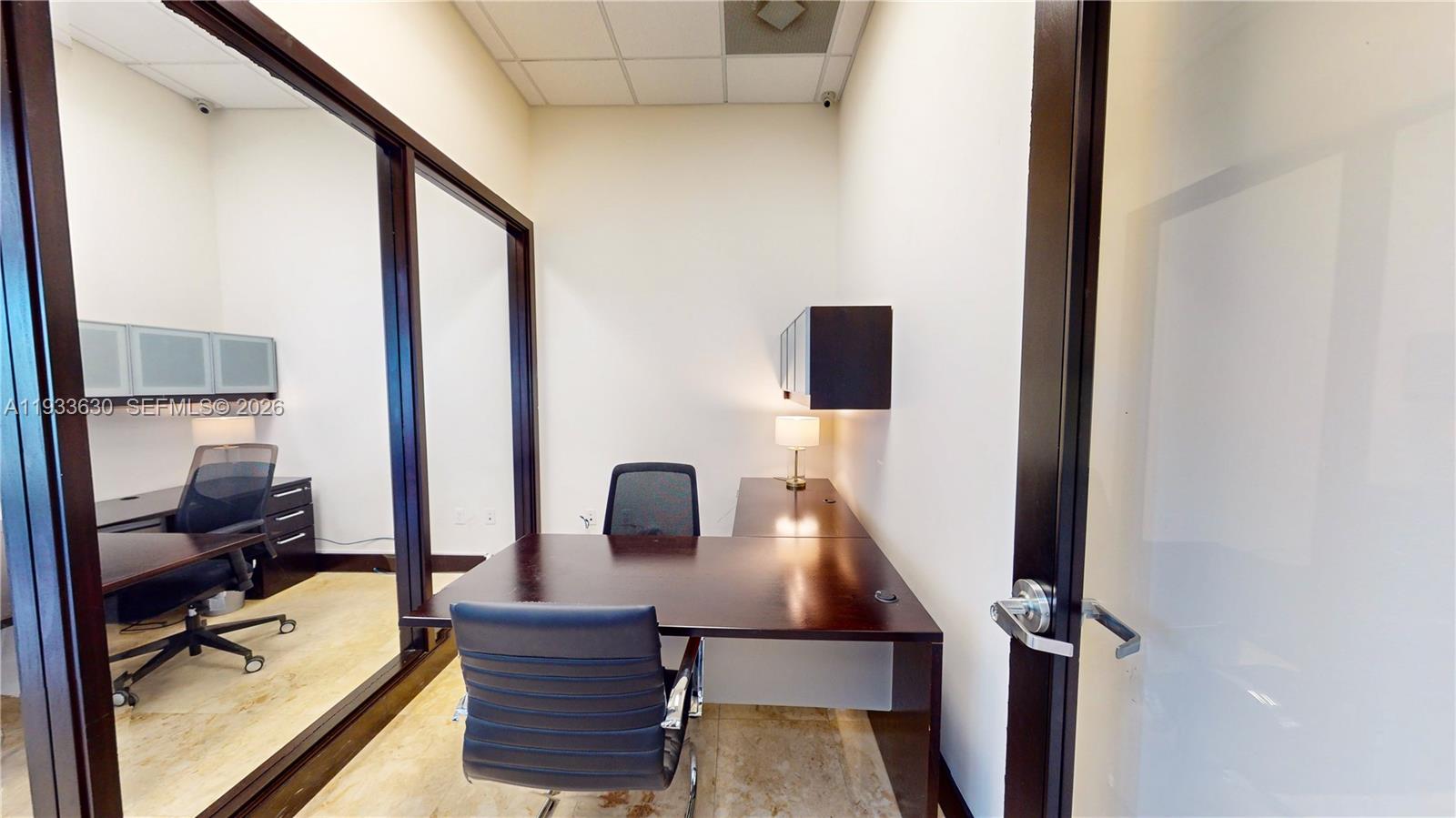 108  /   кв.футов $ 2025-12-19 0 Фото