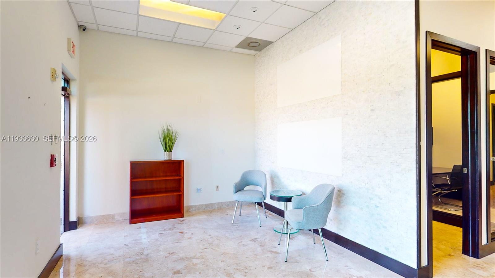 108  /   кв.футов $ 2025-12-19 0 Фото