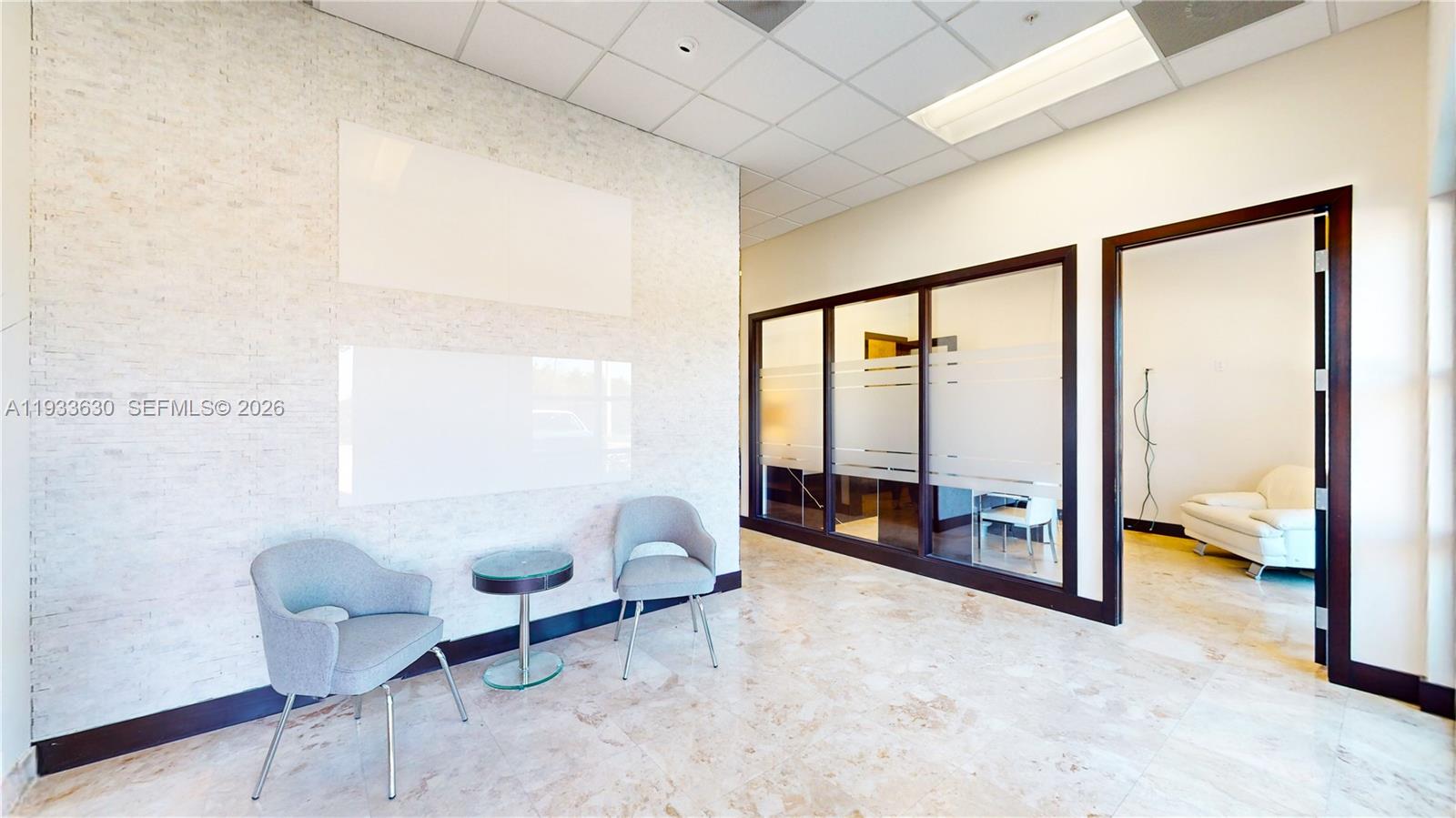 108  /   кв.футов $ 2025-12-19 0 Фото