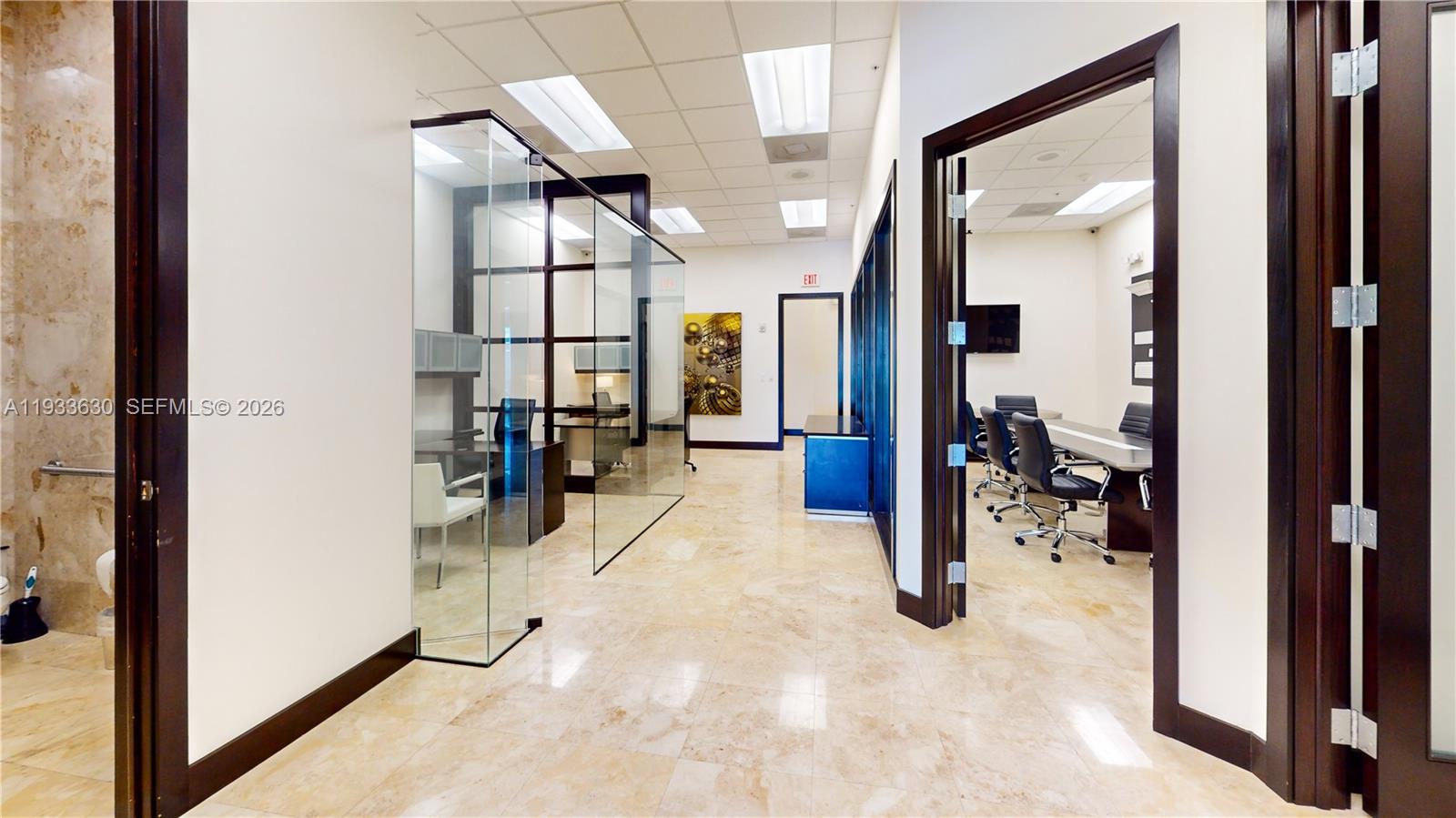 108  /   кв.футов $ 2025-12-19 0 Фото