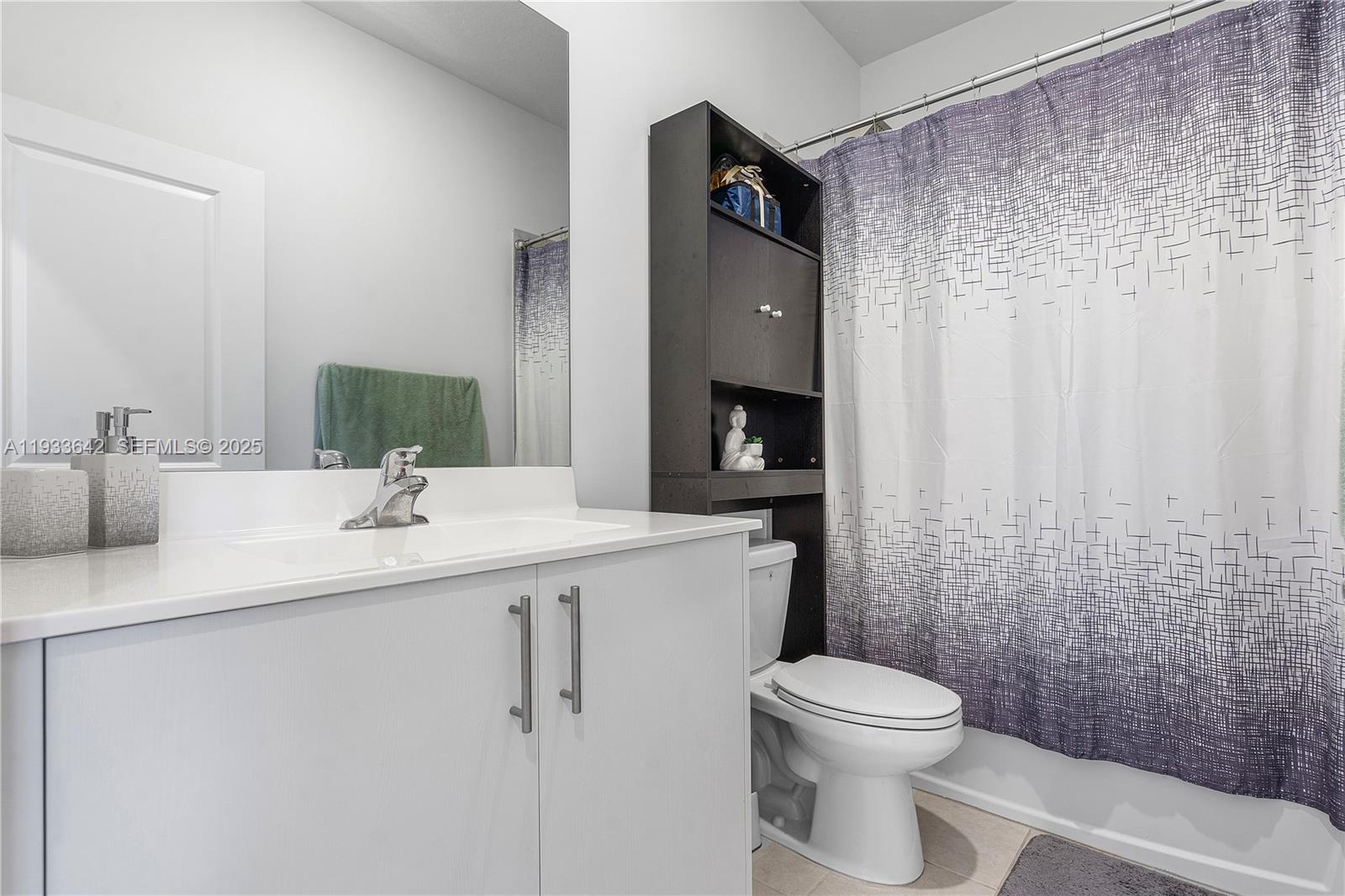 2781 3 / 3 1426 кв.футов $ 2025-12-20 0 Фото