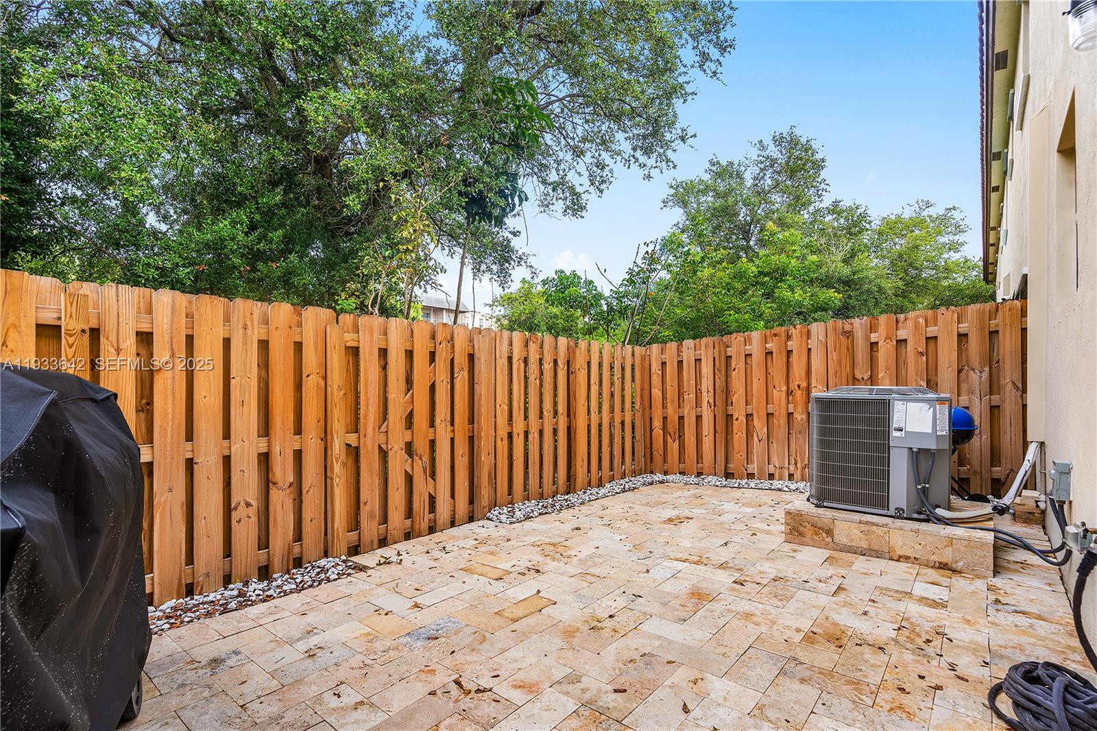 2781 3 / 3 1426 кв.футов $ 2025-12-20 0 Фото