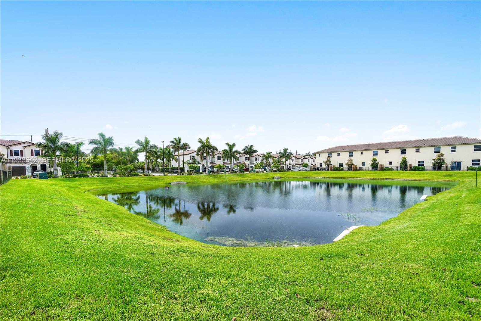 2781 3 / 3 1426 кв.футов $ 2025-12-20 0 Фото