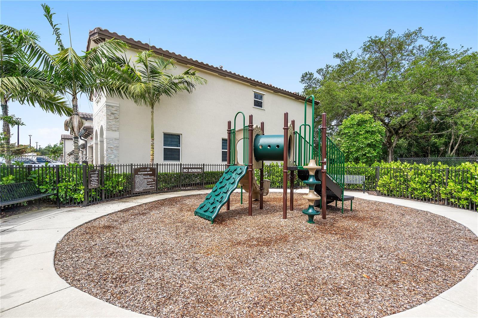 2781 3 / 3 1426 кв.футов $ 2025-12-20 0 Фото