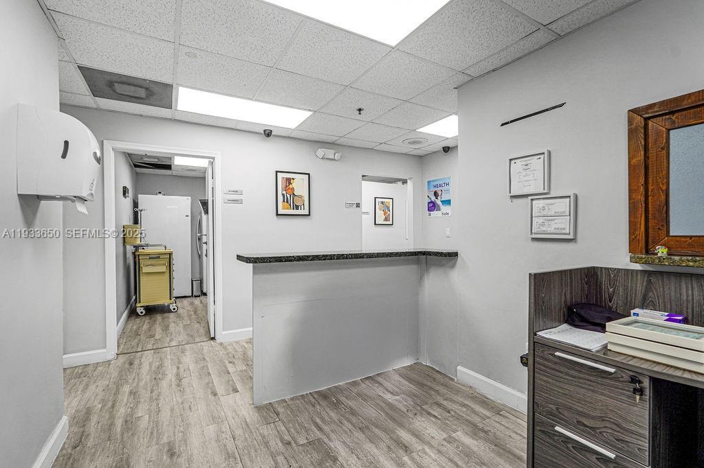 101  /   sq. ft. $ 2025-12-20 0 Photo