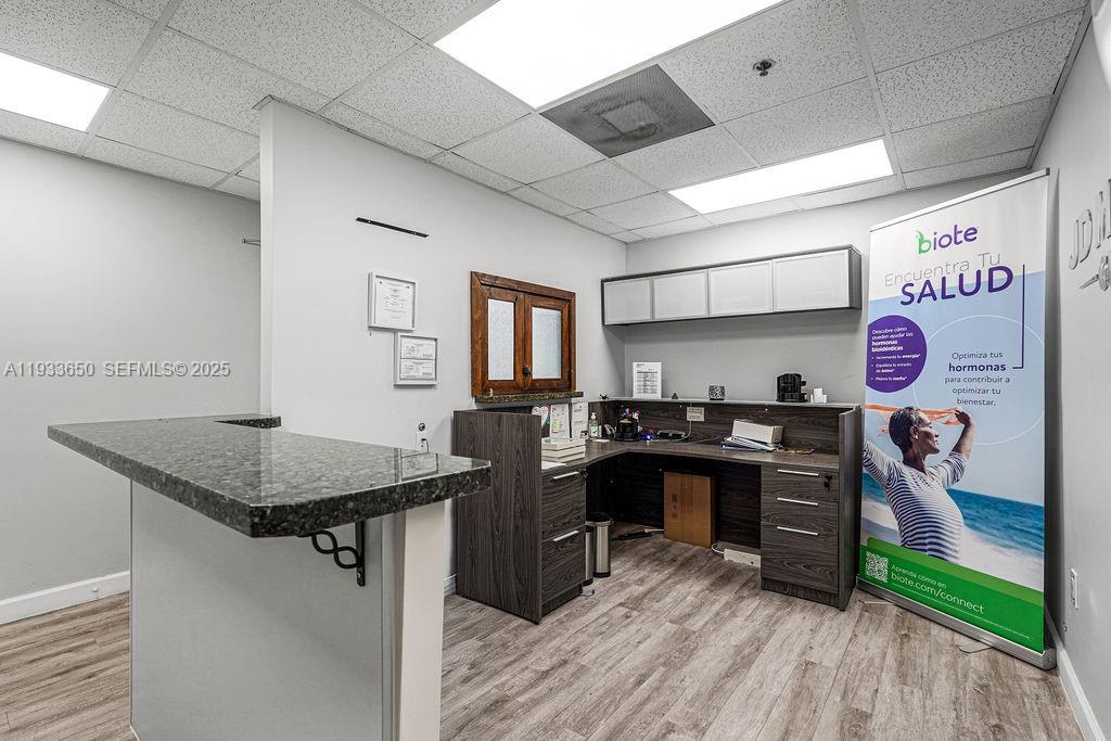 101  /   sq. ft. $ 2025-12-20 0 Photo