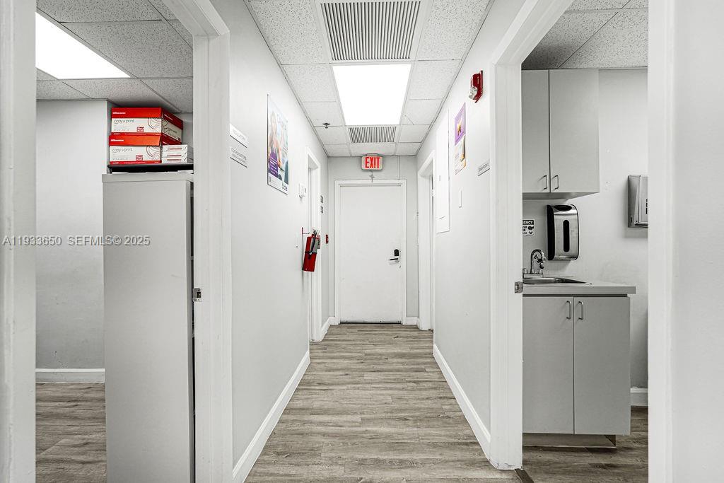 101  /   sq. ft. $ 2025-12-20 0 Photo