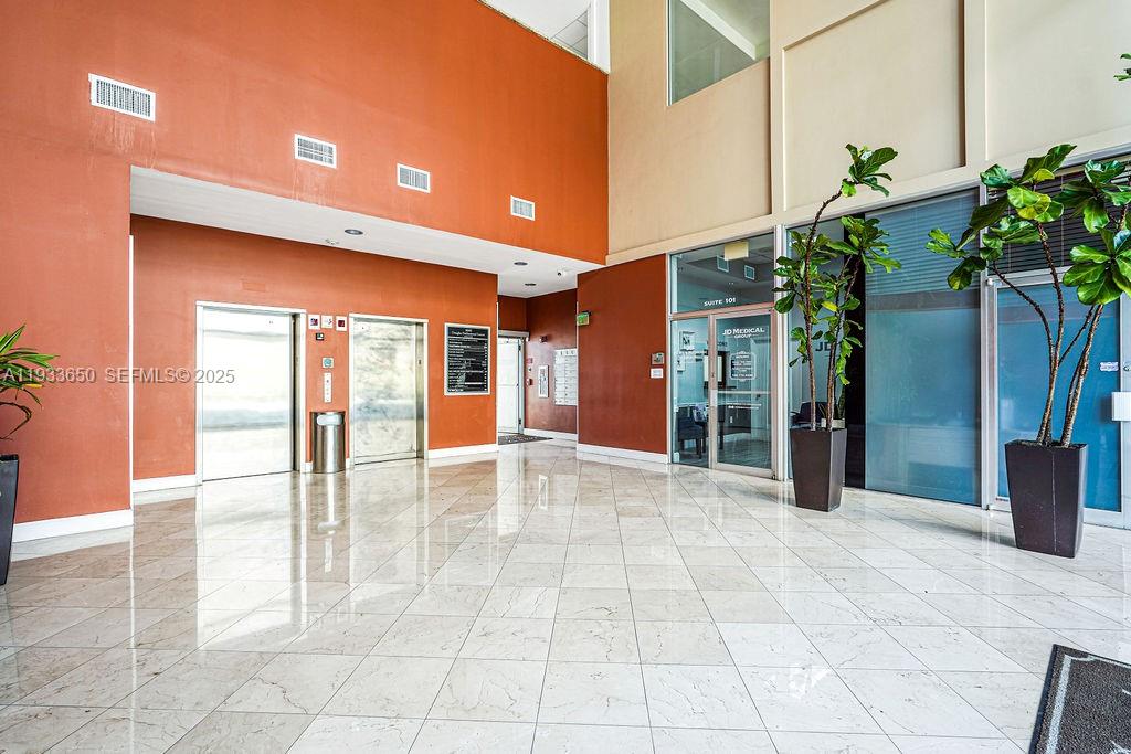 101  /   sq. ft. $ 2025-12-20 0 Photo