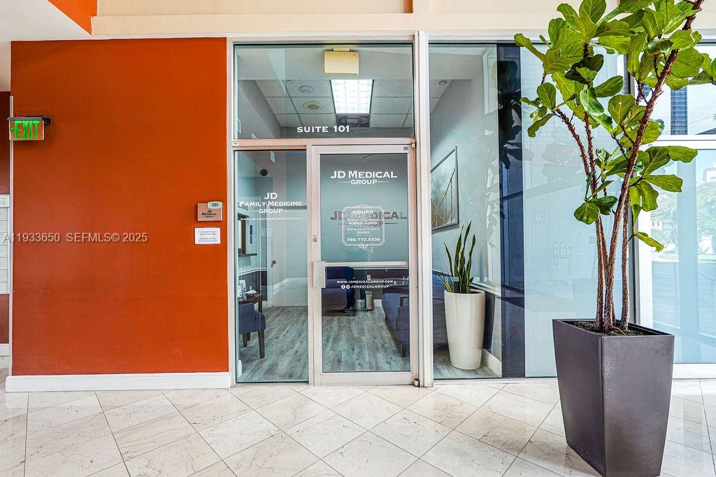 101  /   sq. ft. $ 2025-12-20 0 Photo