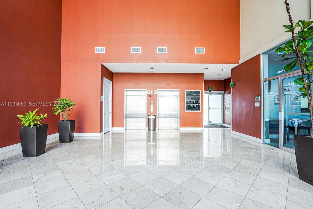 101  /   sq. ft. $ 2025-12-20 0 Photo