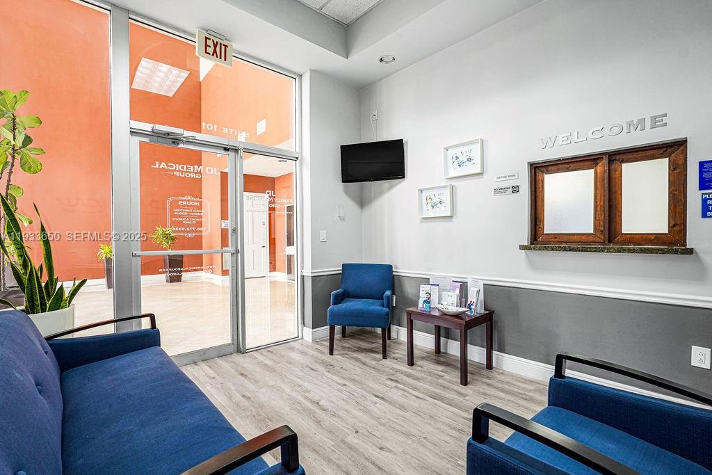 101  /   sq. ft. $ 2025-12-20 0 Photo