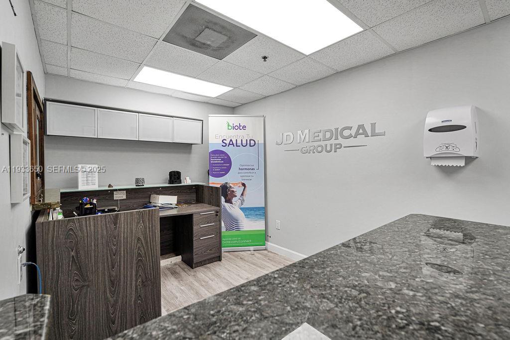 101  /   sq. ft. $ 2025-12-20 0 Photo