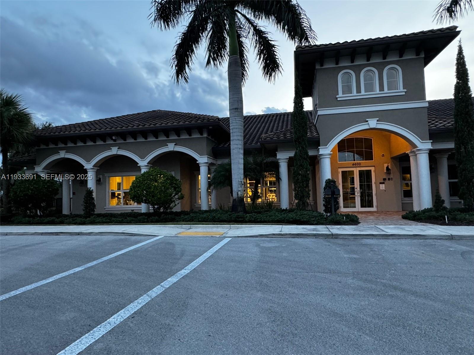 Подробнее 411 1 / 2 775 кв.футов $ 2025-12-20 0 Фото