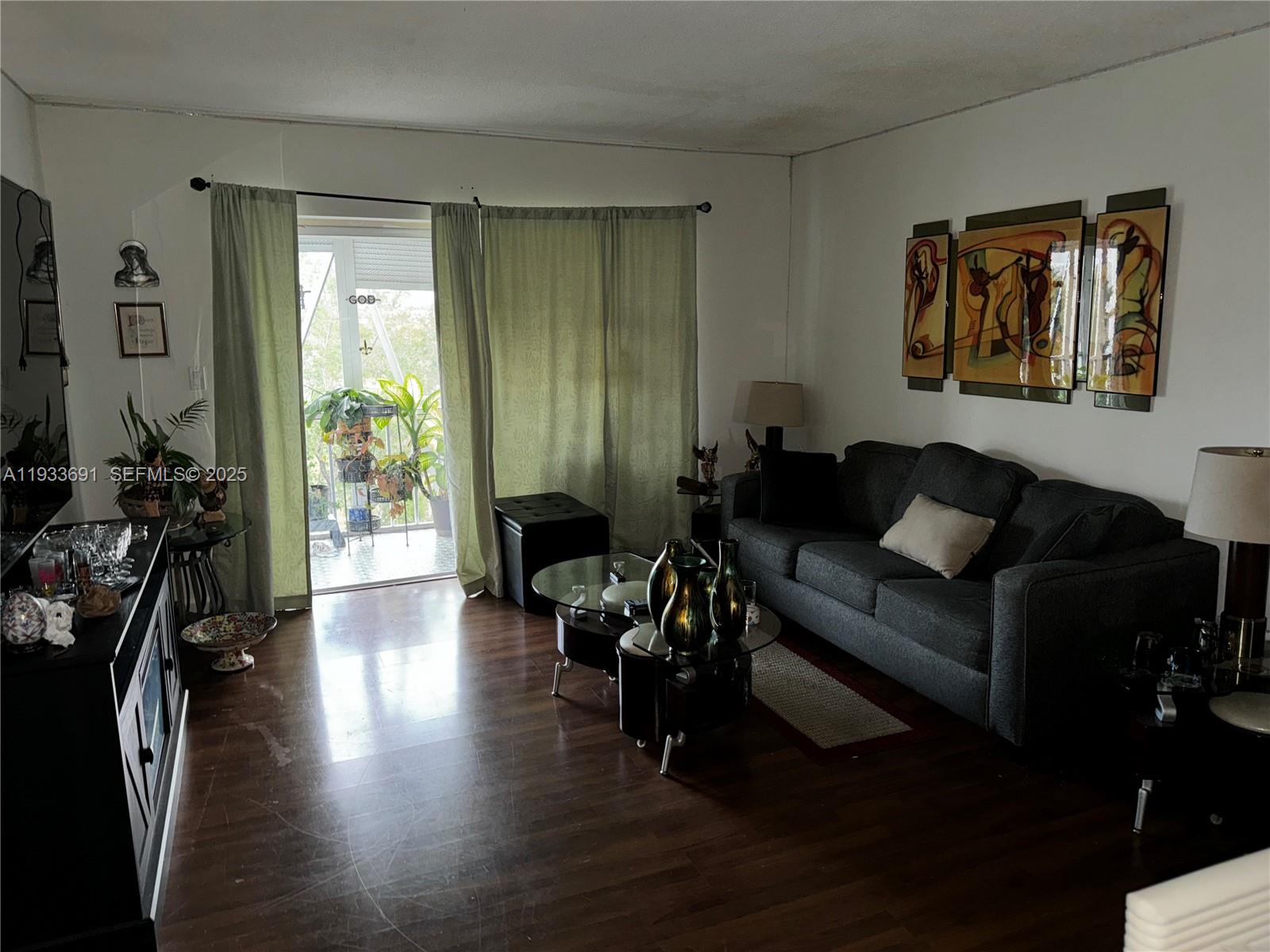 Подробнее 411 1 / 2 775 кв.футов $ 2025-12-20 0 Фото