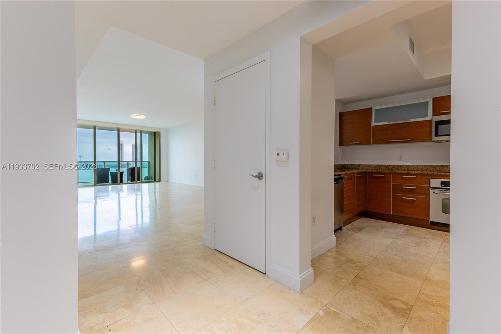 Photo of 3330 190th St  #1112, Aventura, Florida, 33180 - 