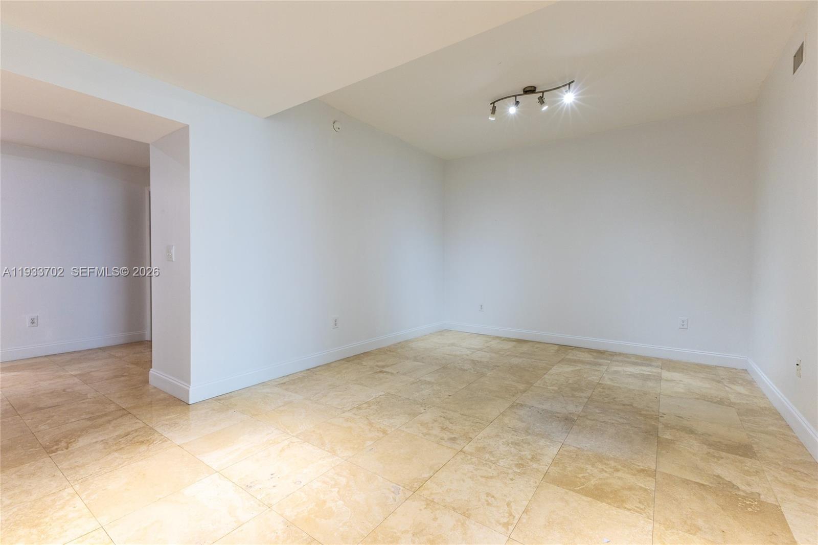 Photo of 3330 190th St  #1112, Aventura, Florida, 33180 - 