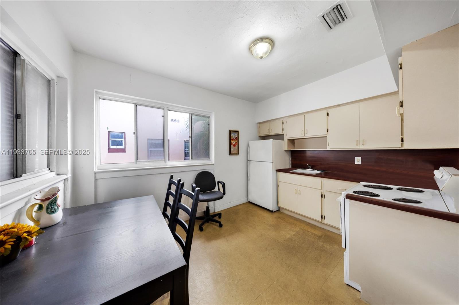   /   sq. ft. $ 2025-12-20 0 Photo