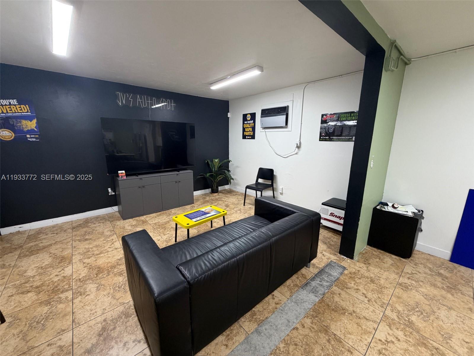   /   sq. ft. $ 2025-12-20 0 Photo