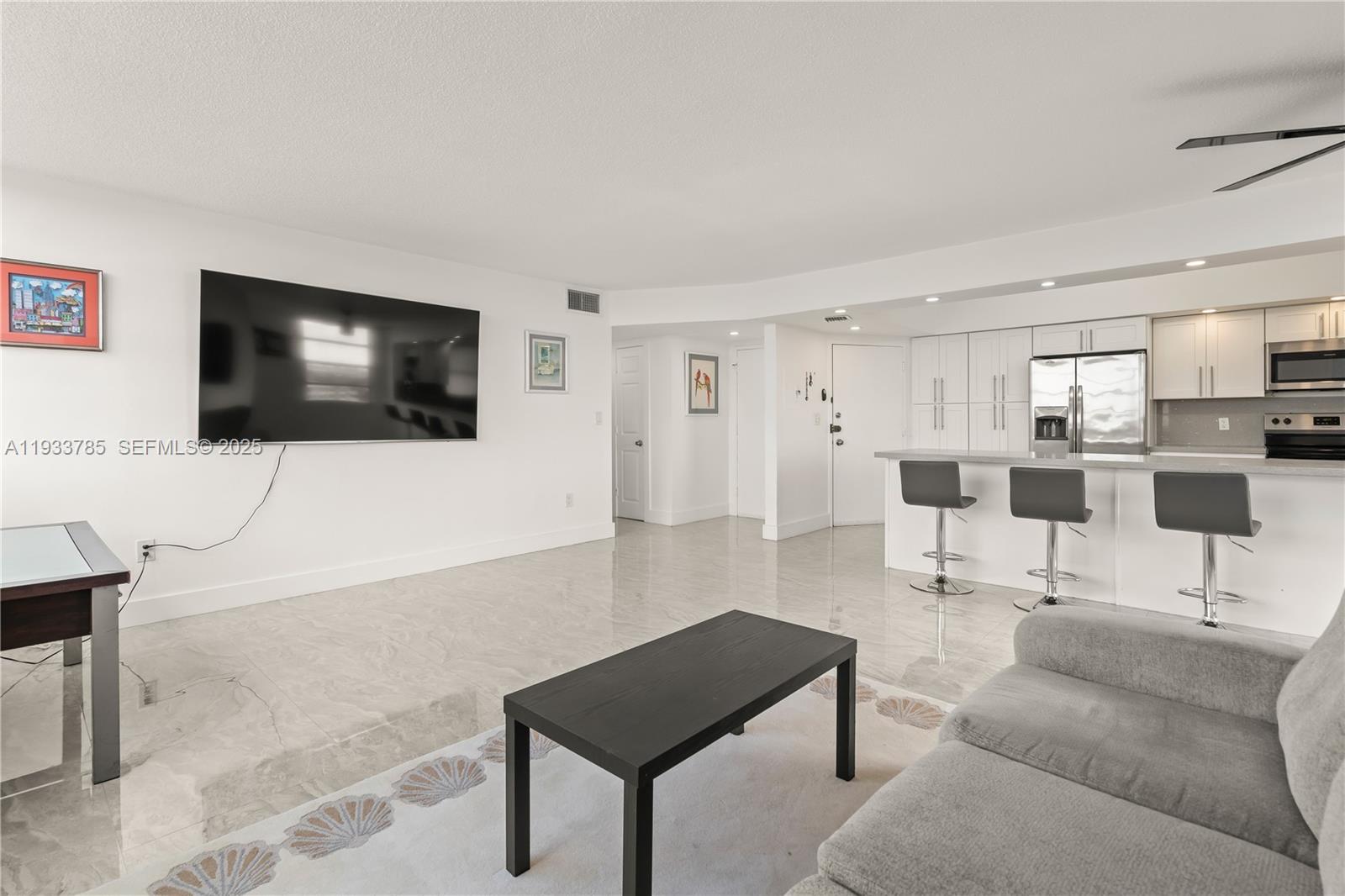 1226W 2 / 2 1140 sq. ft. $ 2026-02-25 0 foto