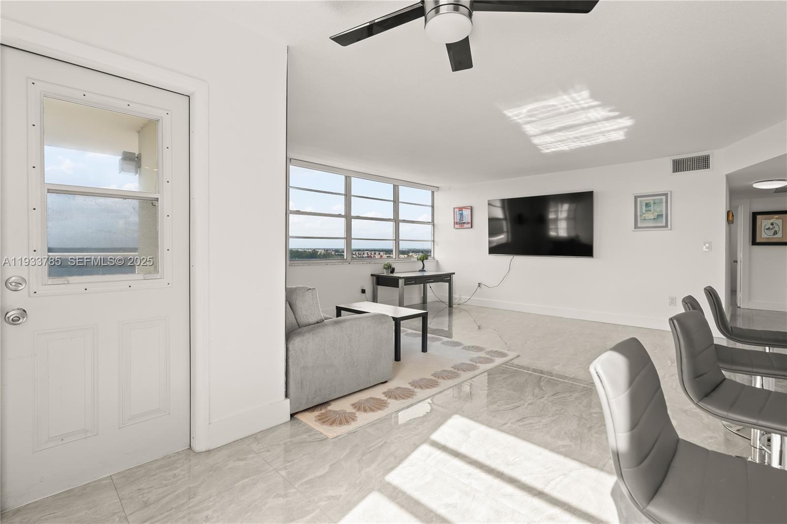 1226W 2 / 2 1140 sq. ft. $ 2026-02-25 0 foto