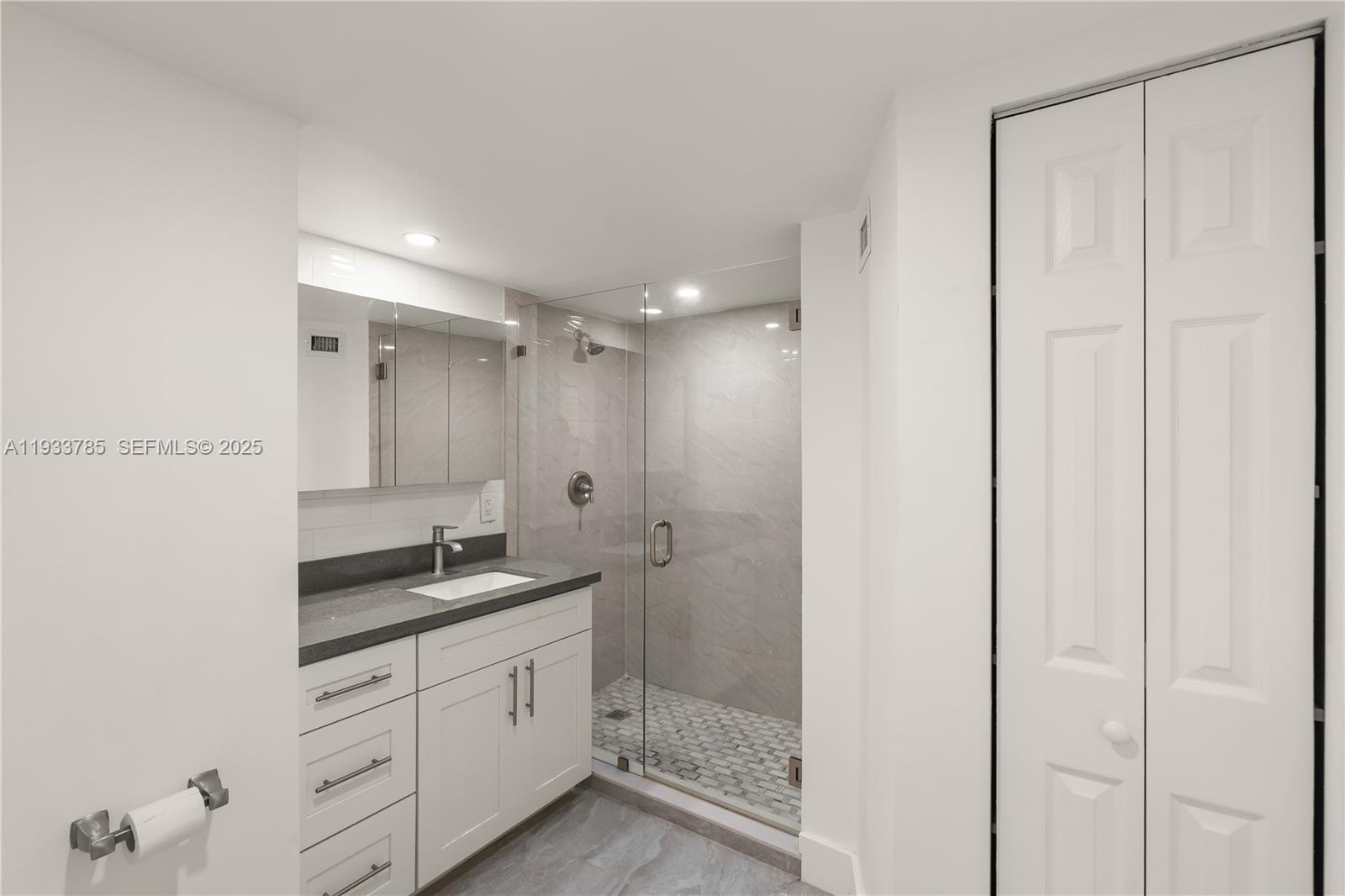 1226W 2 / 2 1140 sq. ft. $ 2026-02-25 0 foto
