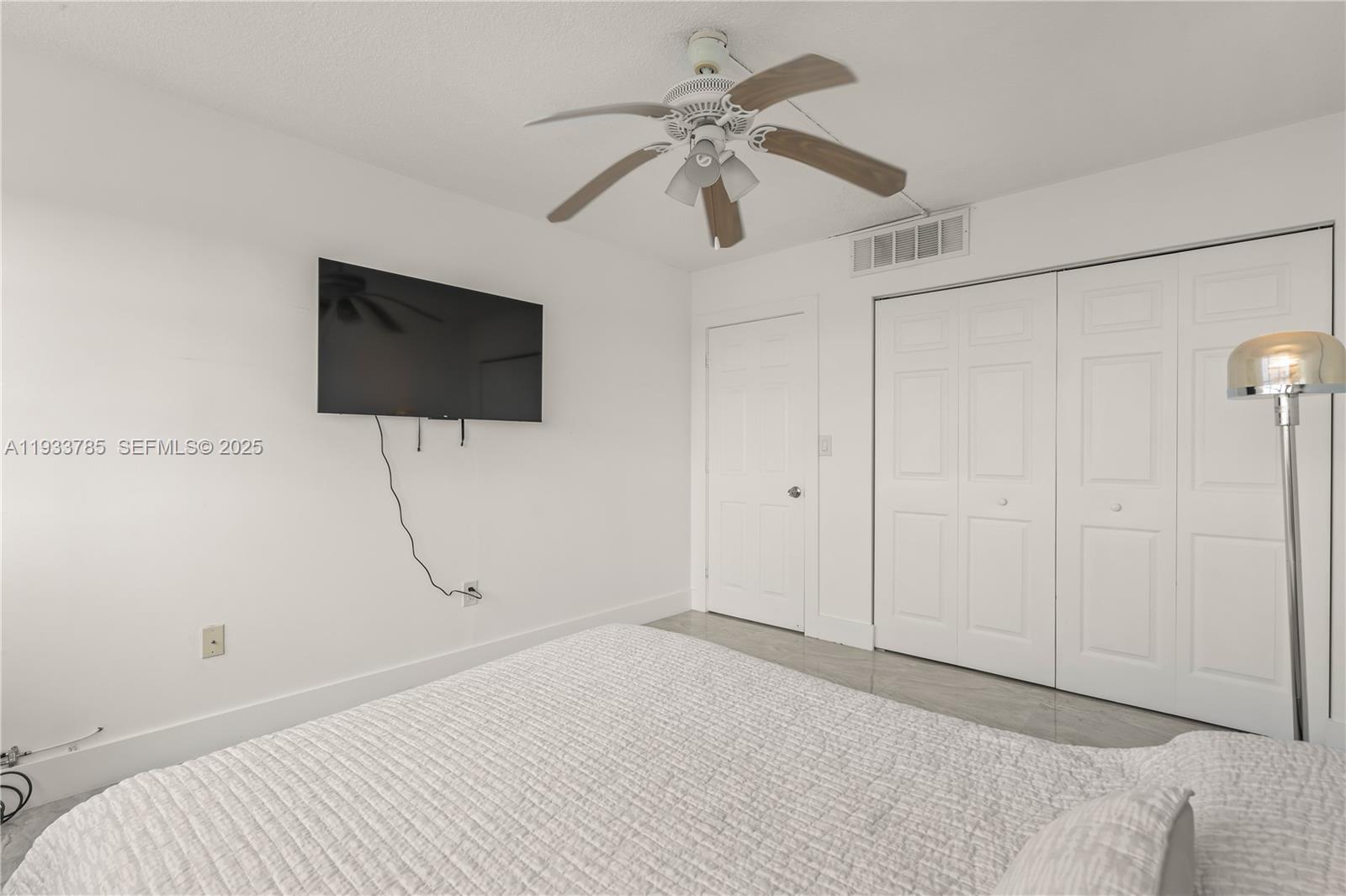 1226W 2 / 2 1140 sq. ft. $ 2026-02-25 0 foto