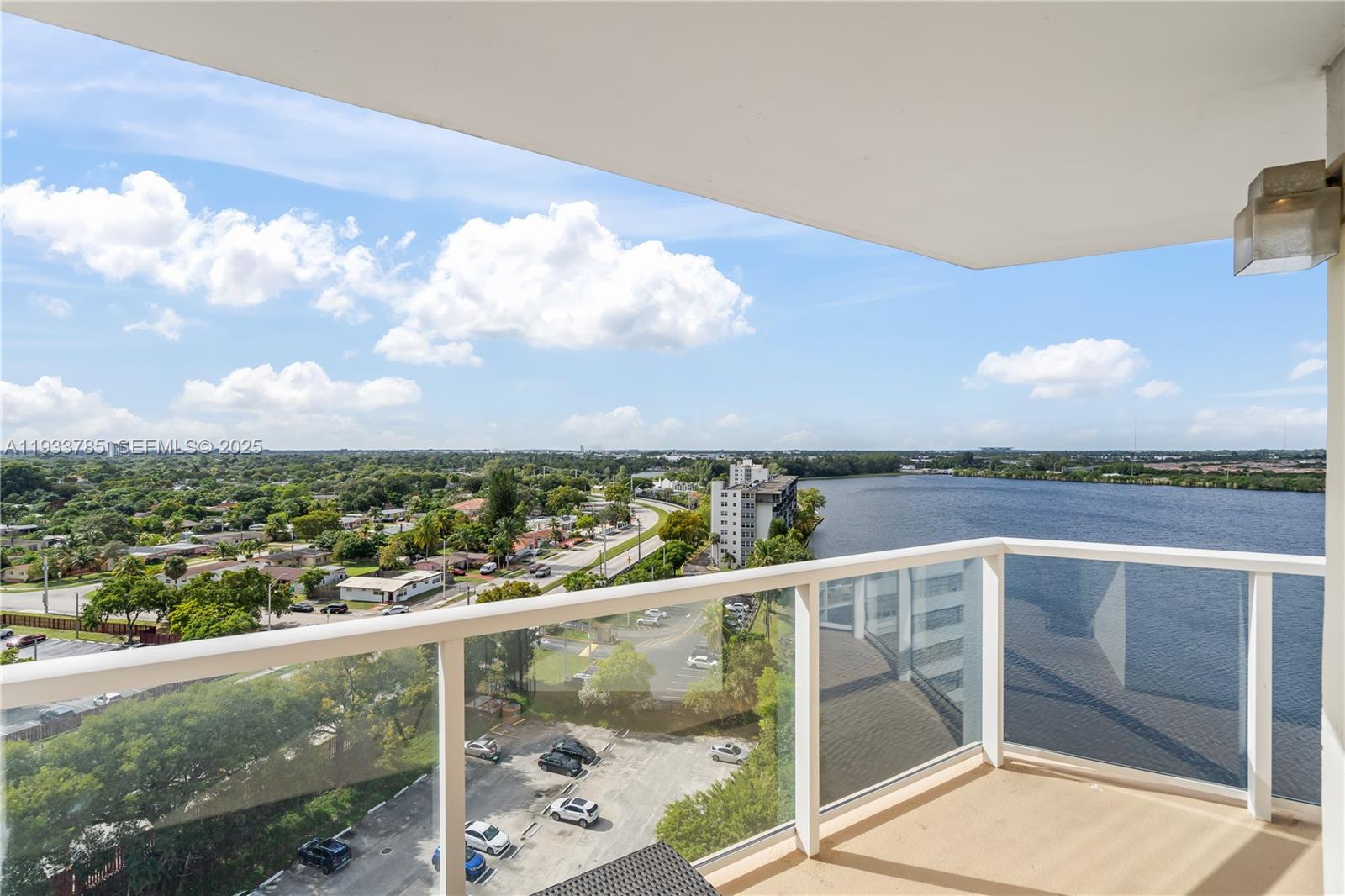 1226W 2 / 2 1140 sq. ft. $ 2026-02-25 0 foto