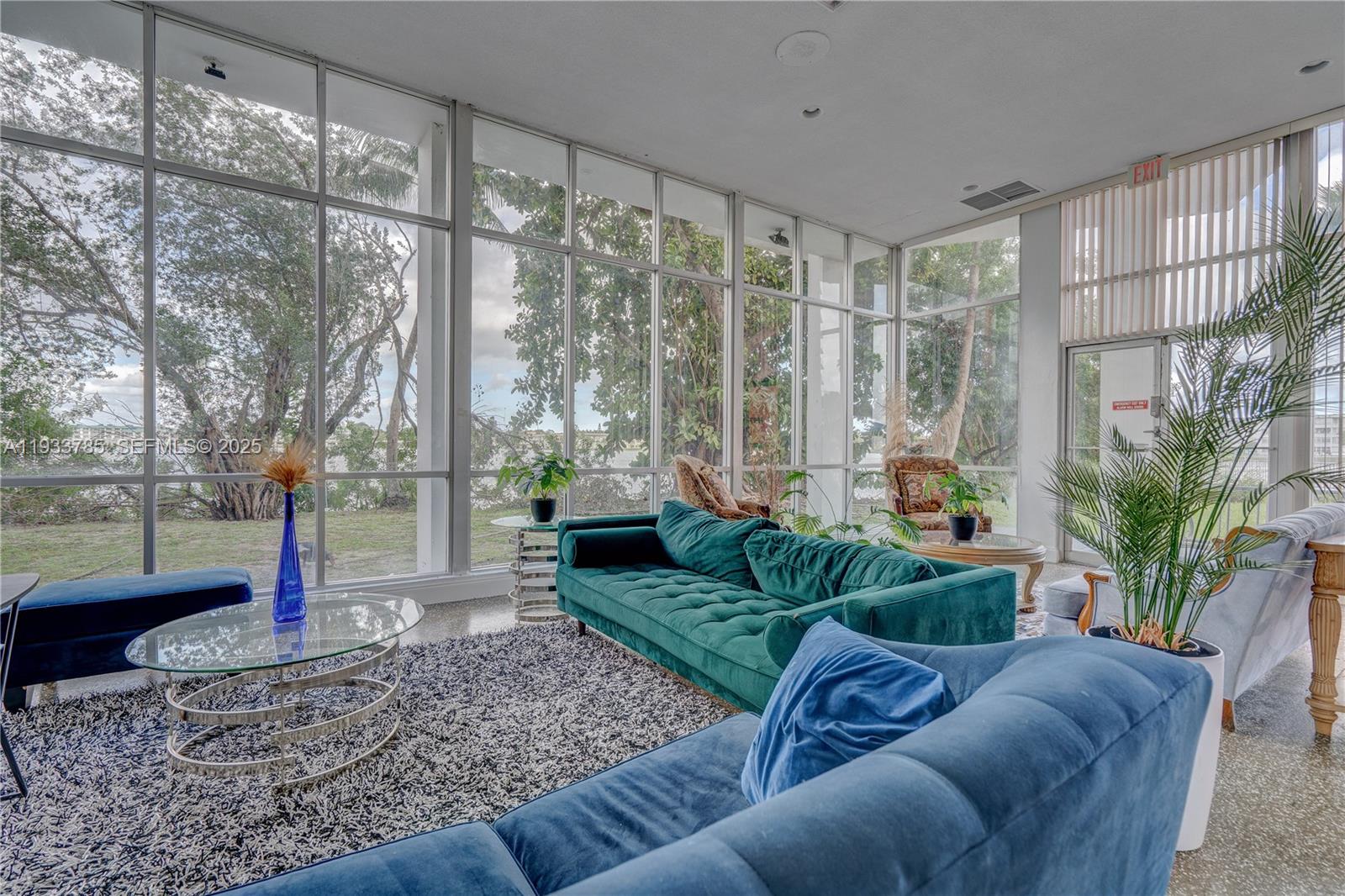 1226W 2 / 2 1140 sq. ft. $ 2026-02-25 0 foto