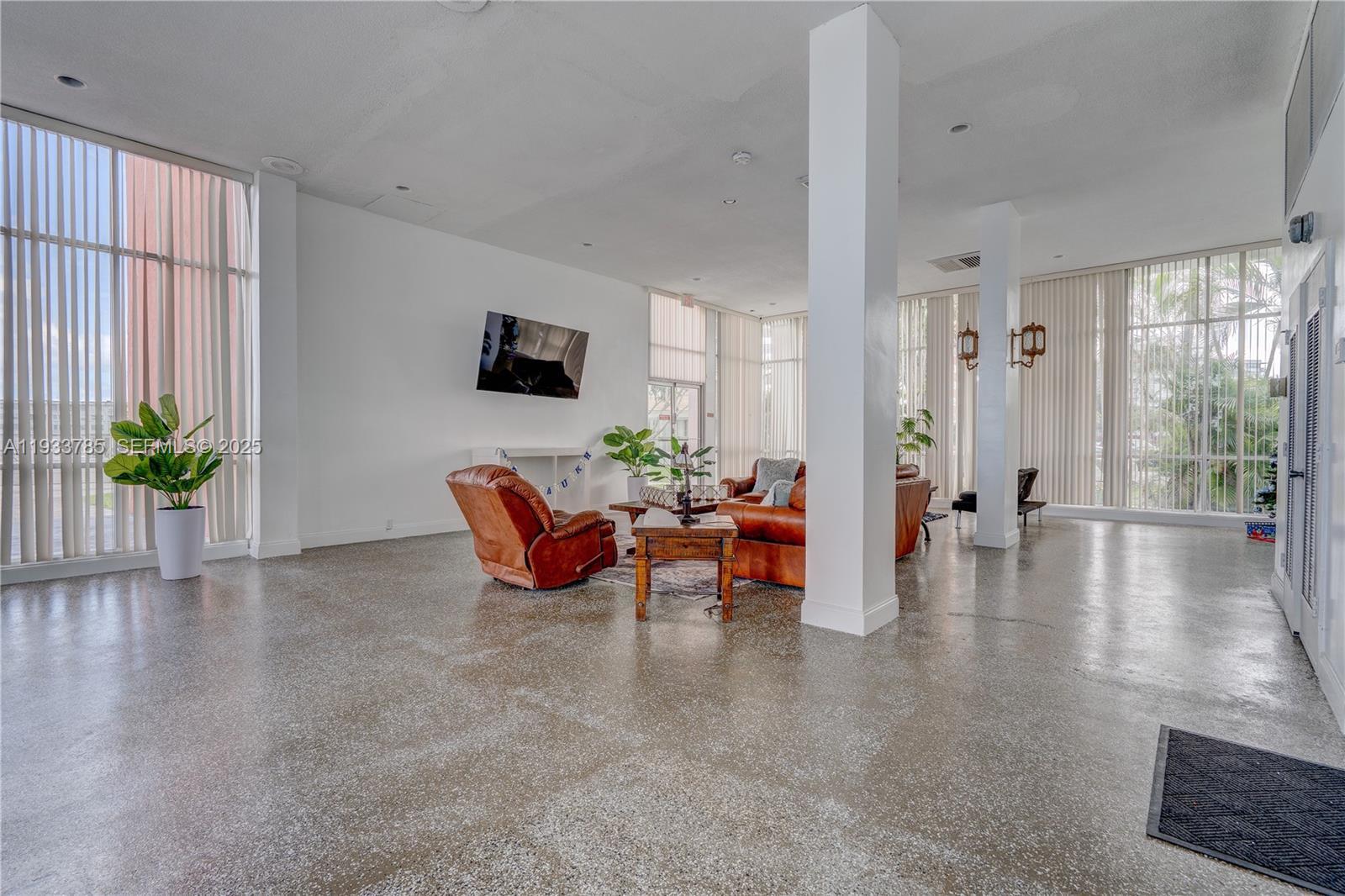1226W 2 / 2 1140 sq. ft. $ 2026-02-25 0 foto