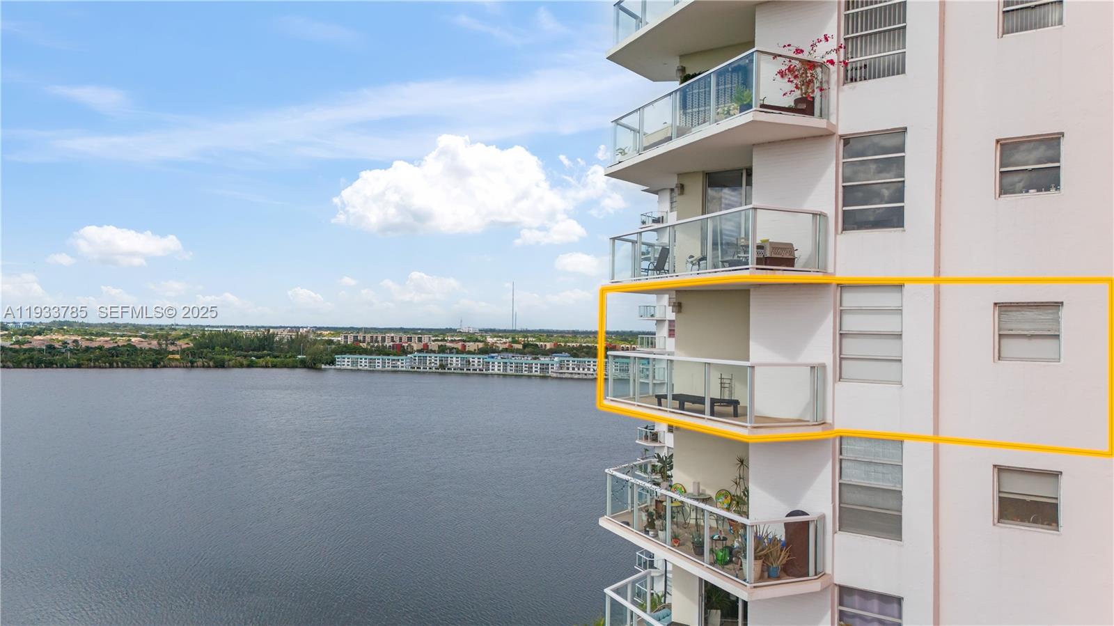 1226W 2 / 2 1140 sq. ft. $ 2026-02-25 0 foto
