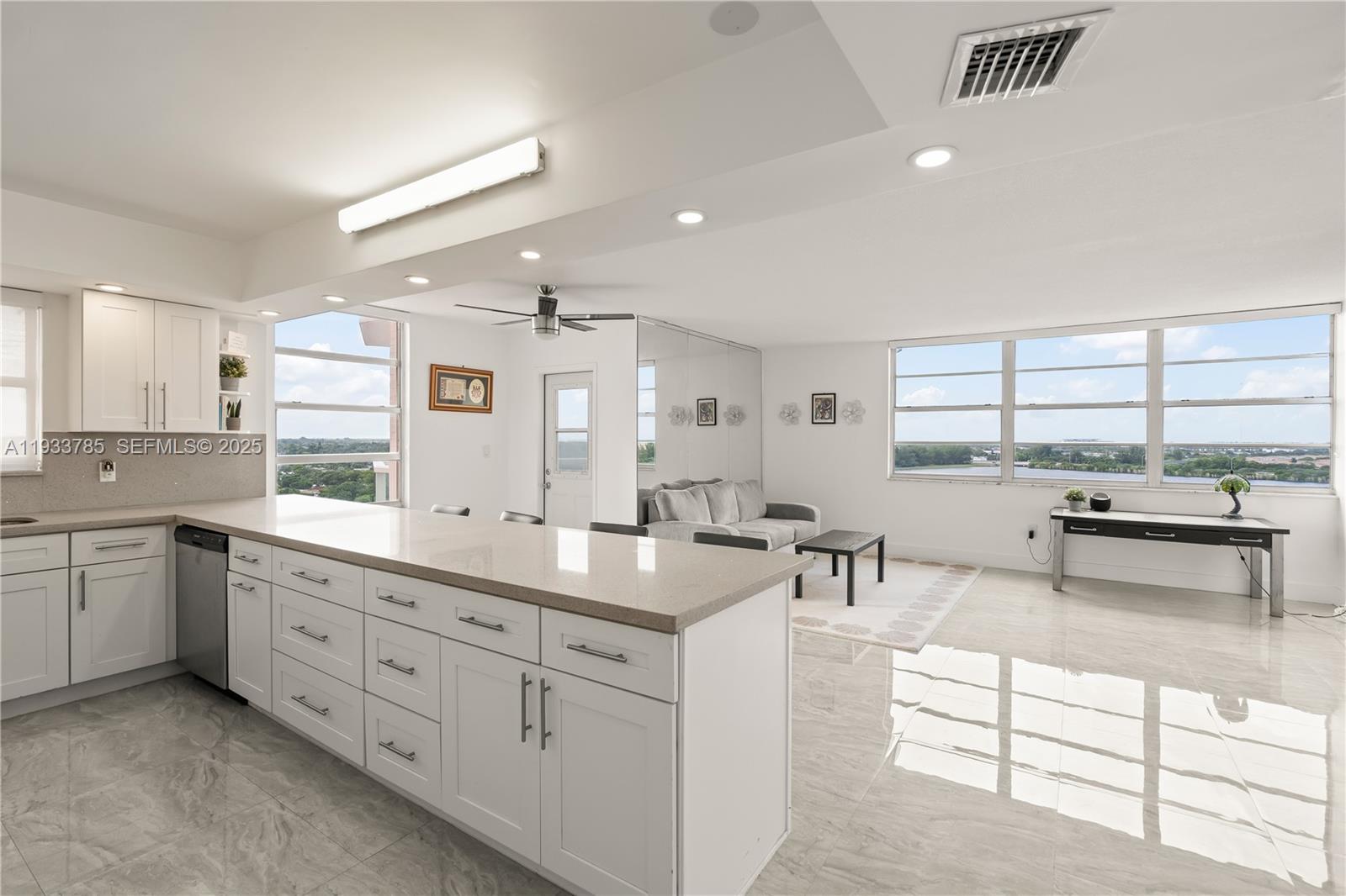 1226W 2 / 2 1140 sq. ft. $ 2026-02-25 0 foto