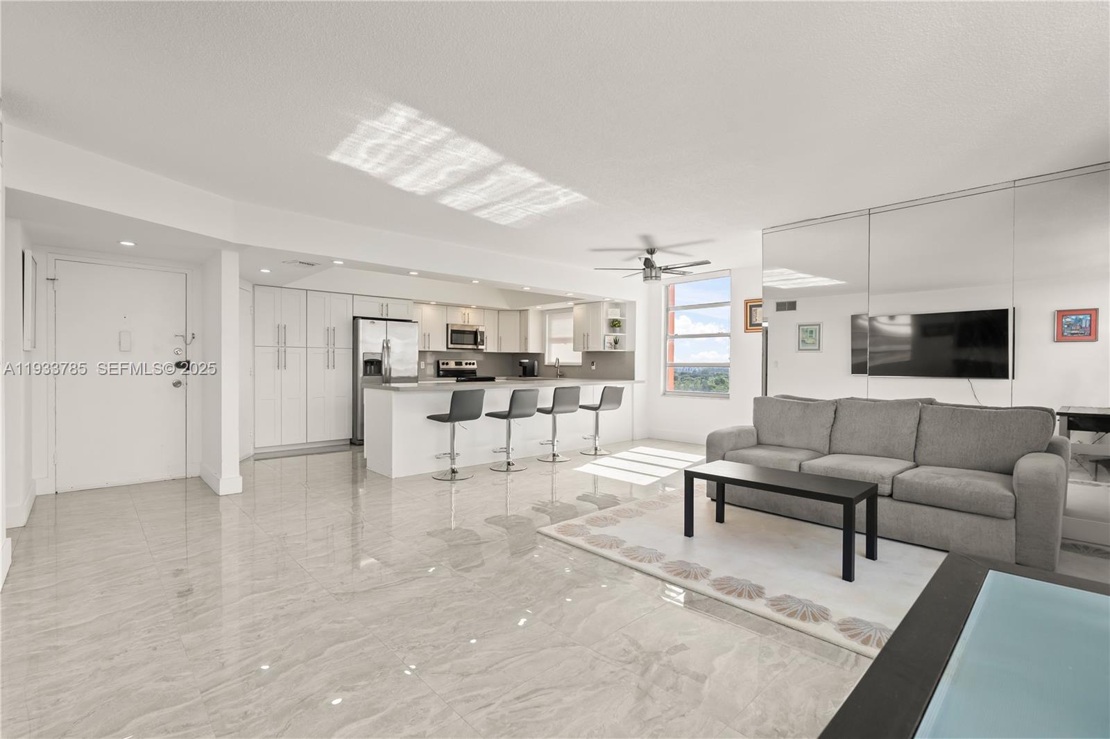 1226W 2 / 2 1140 sq. ft. $ 2026-02-25 0 foto