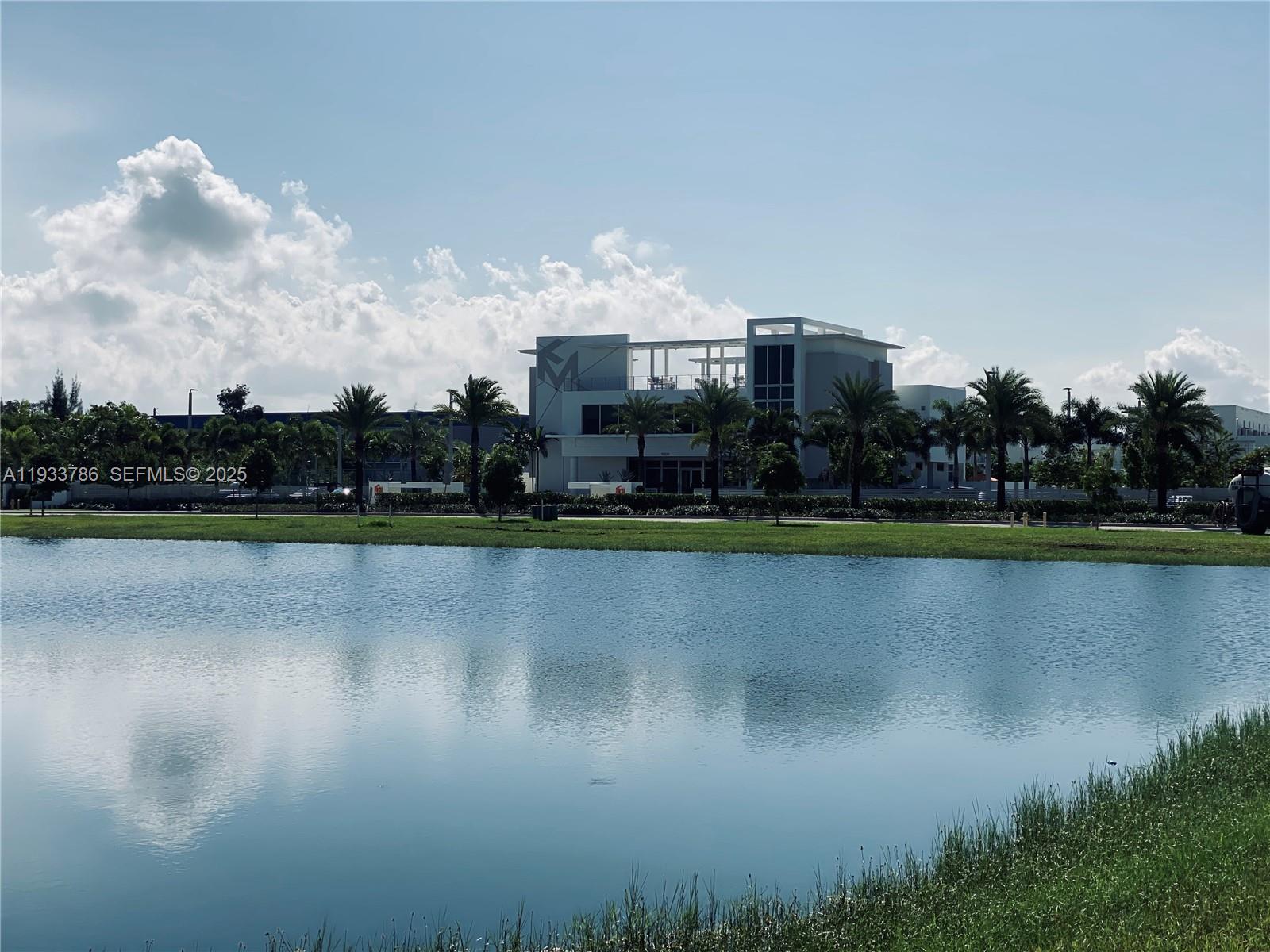   /   sq. ft. $ 2025-12-20 0 Photo