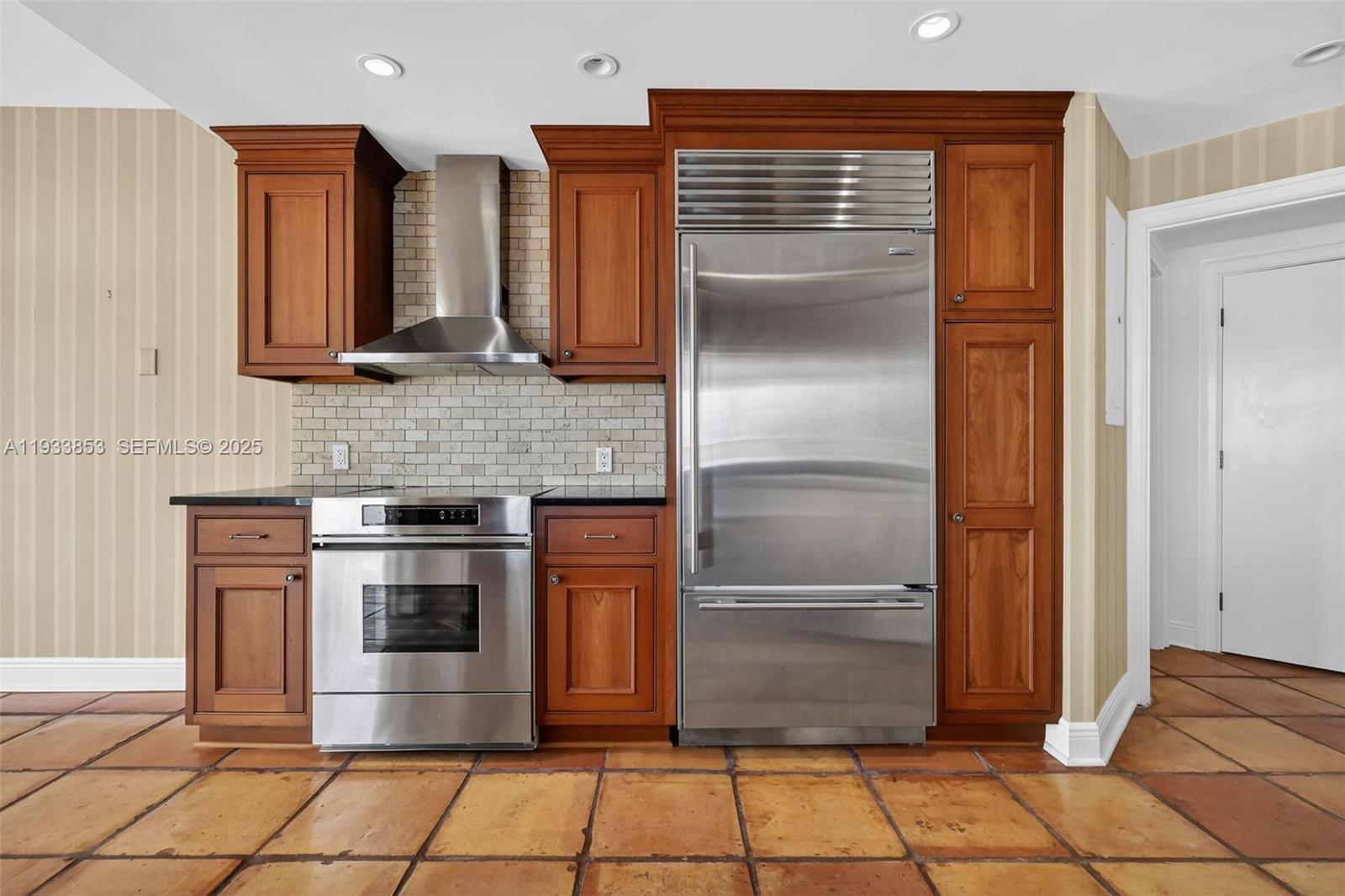 1507 2 / 2 2120 кв.футов $ 2025-12-21 0 Фото