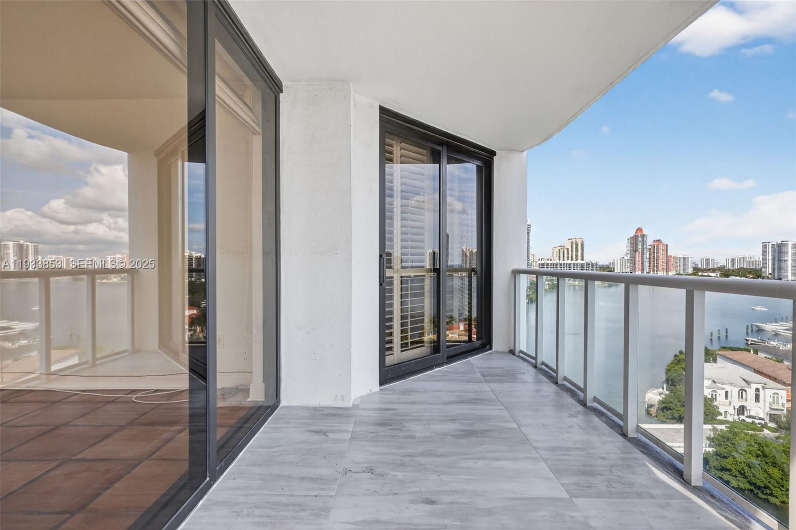 1507 2 / 2 2120 кв.футов $ 2025-12-21 0 Фото