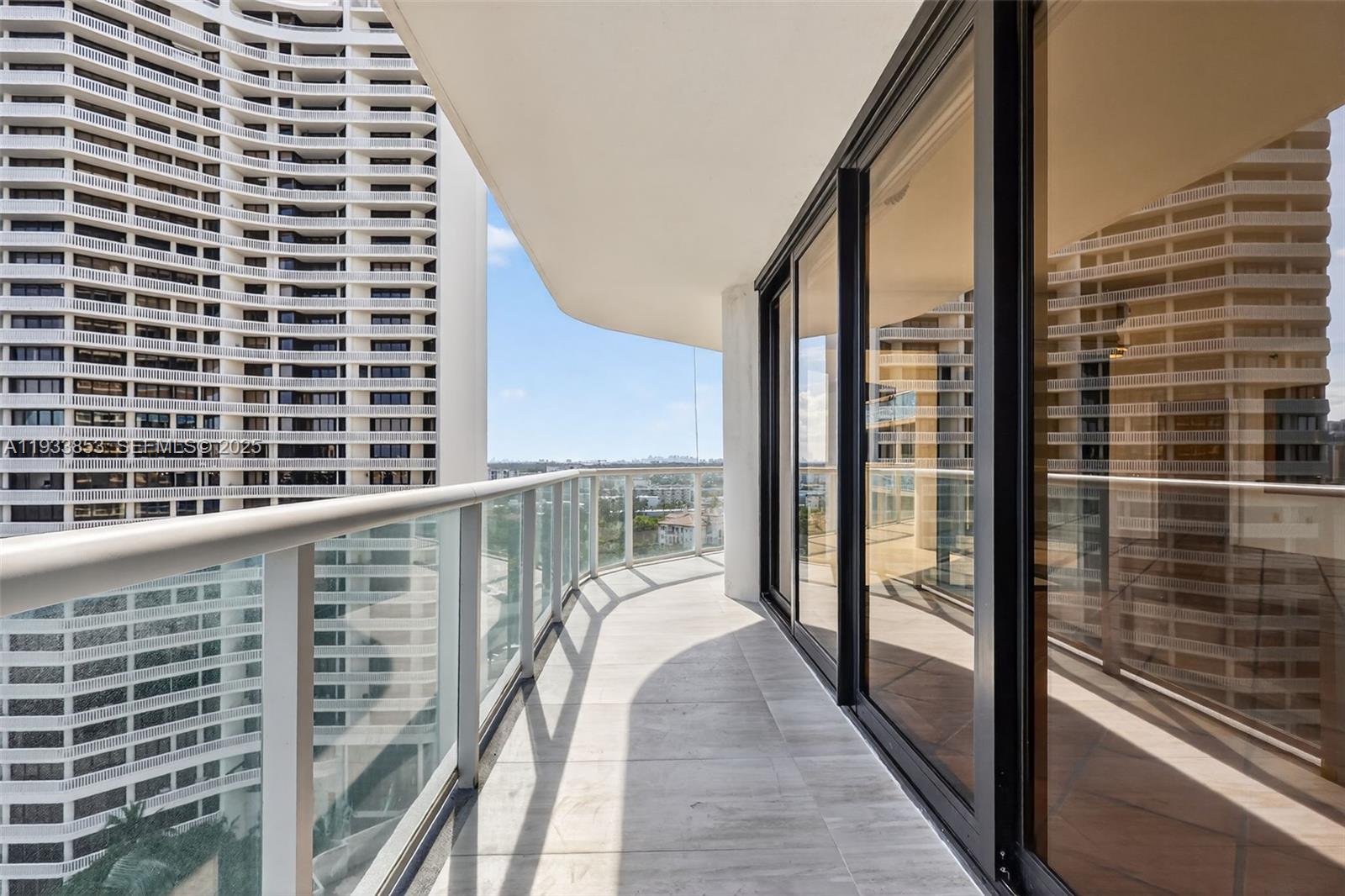 1507 2 / 2 2120 кв.футов $ 2025-12-21 0 Фото