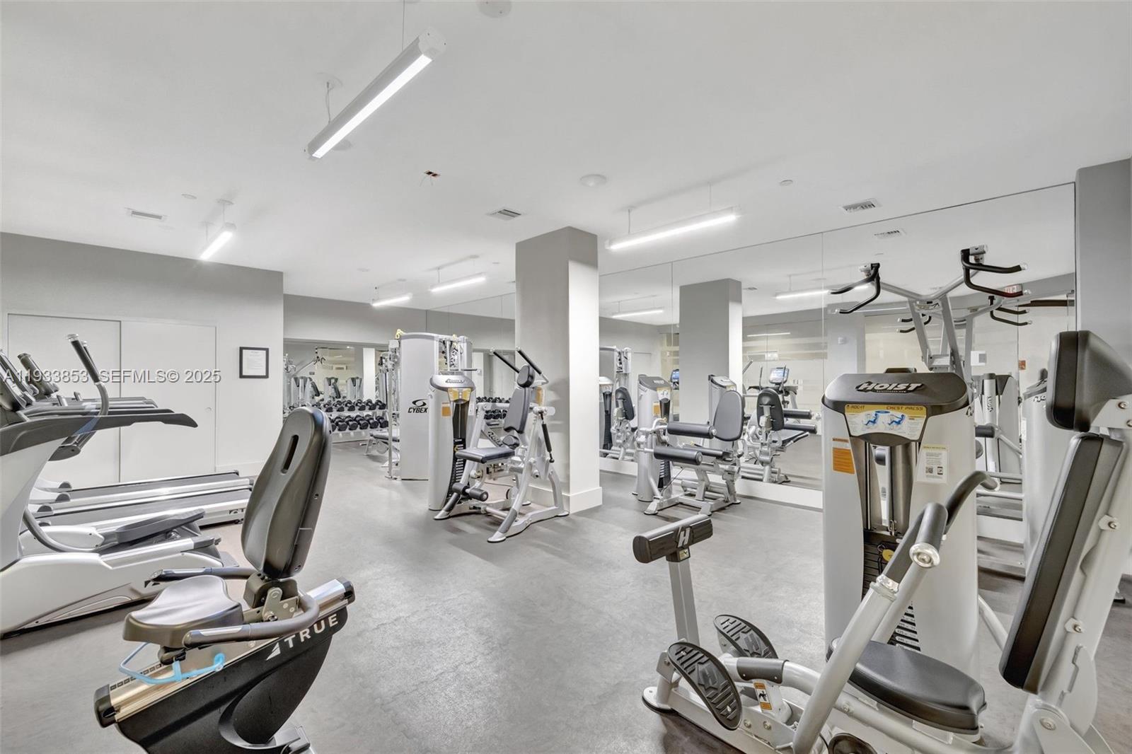 1507 2 / 2 2120 sq. ft. $ 2025-12-21 0 Photo