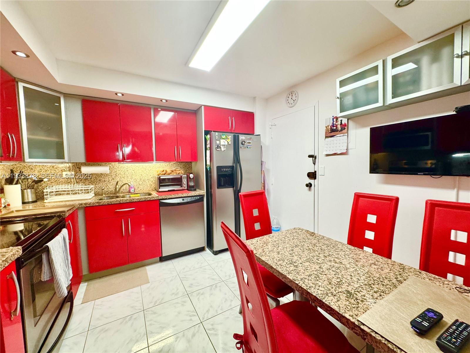 See details 1912 2 / 2 1087 sq. ft. $ 2025-12-21 0 Photo