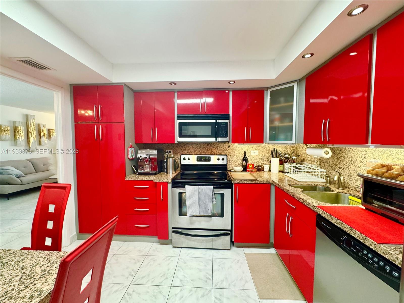 See details 1912 2 / 2 1087 sq. ft. $ 2025-12-21 0 Photo