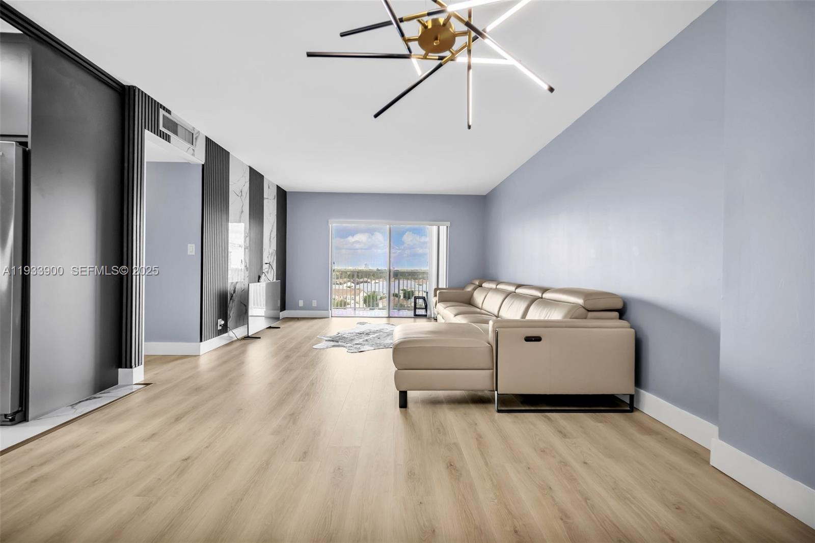 802 2 / 2 1132 sq. ft. $ 2025-12-21 0 foto